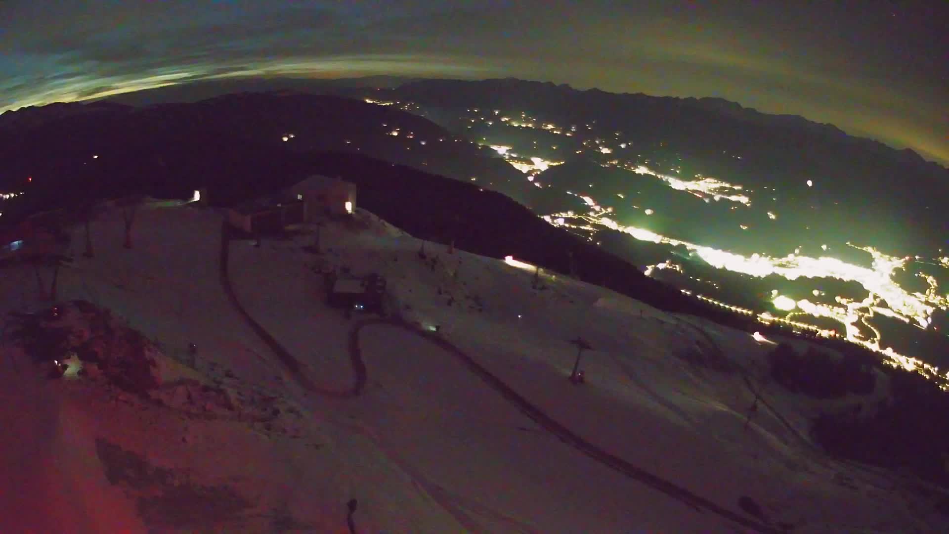 Cima estación de esquí Kronplatz | vista hacia Brunico