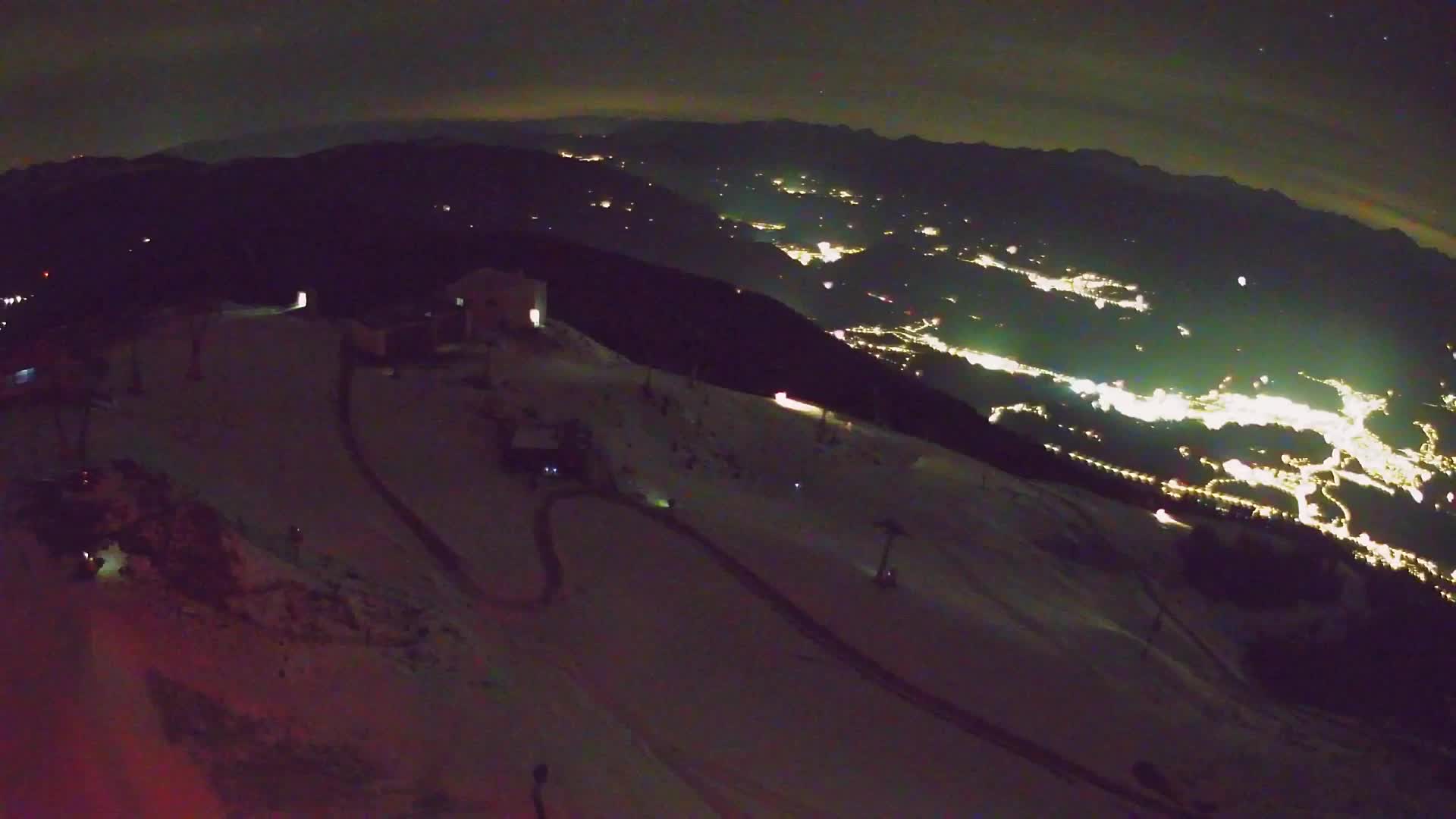 Cima estación de esquí Kronplatz | vista hacia Brunico