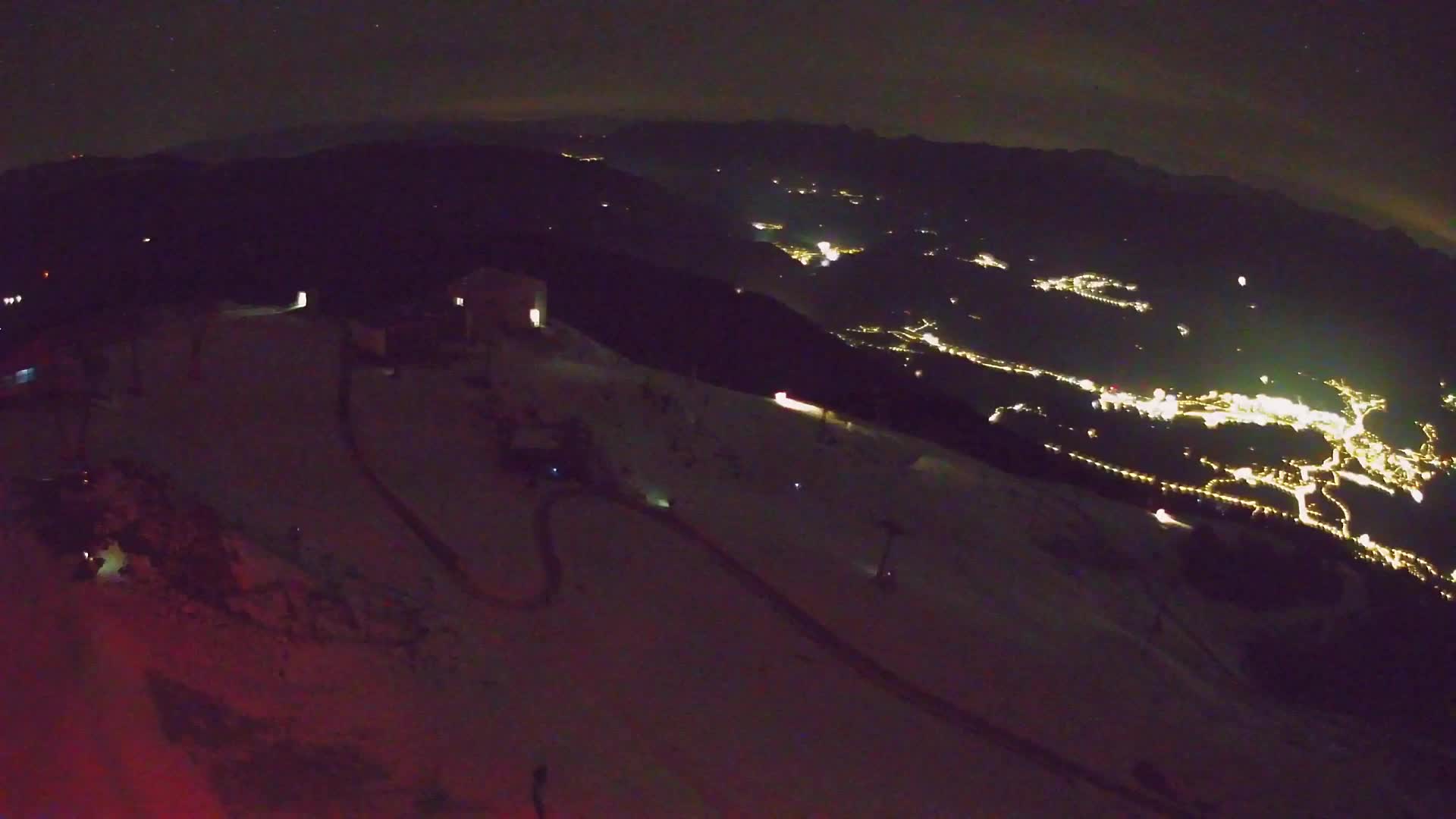 Cima estación de esquí Kronplatz | vista hacia Brunico