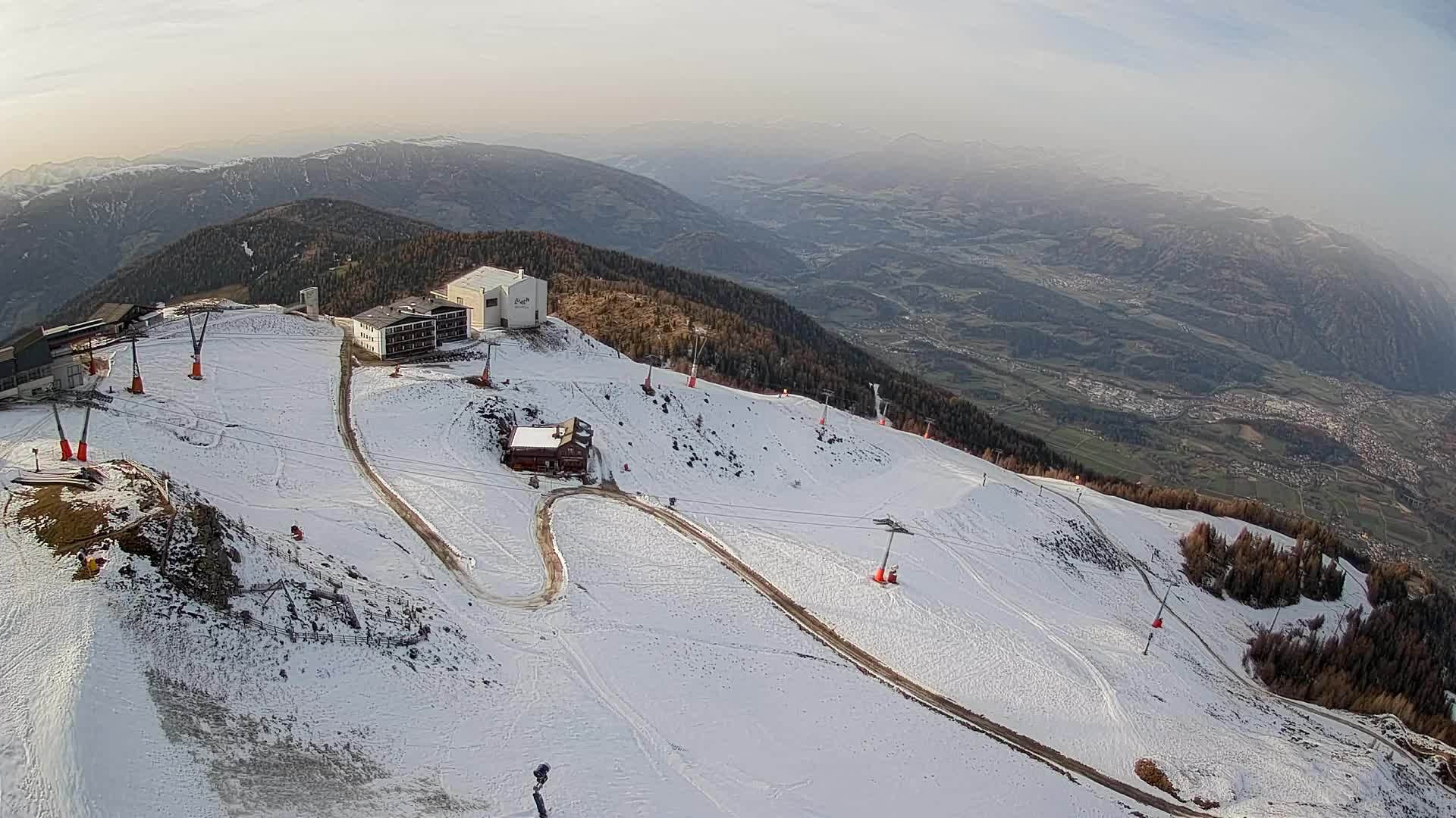 Skigebiet Kronplatz Gipfel | Blick auf Bruneck