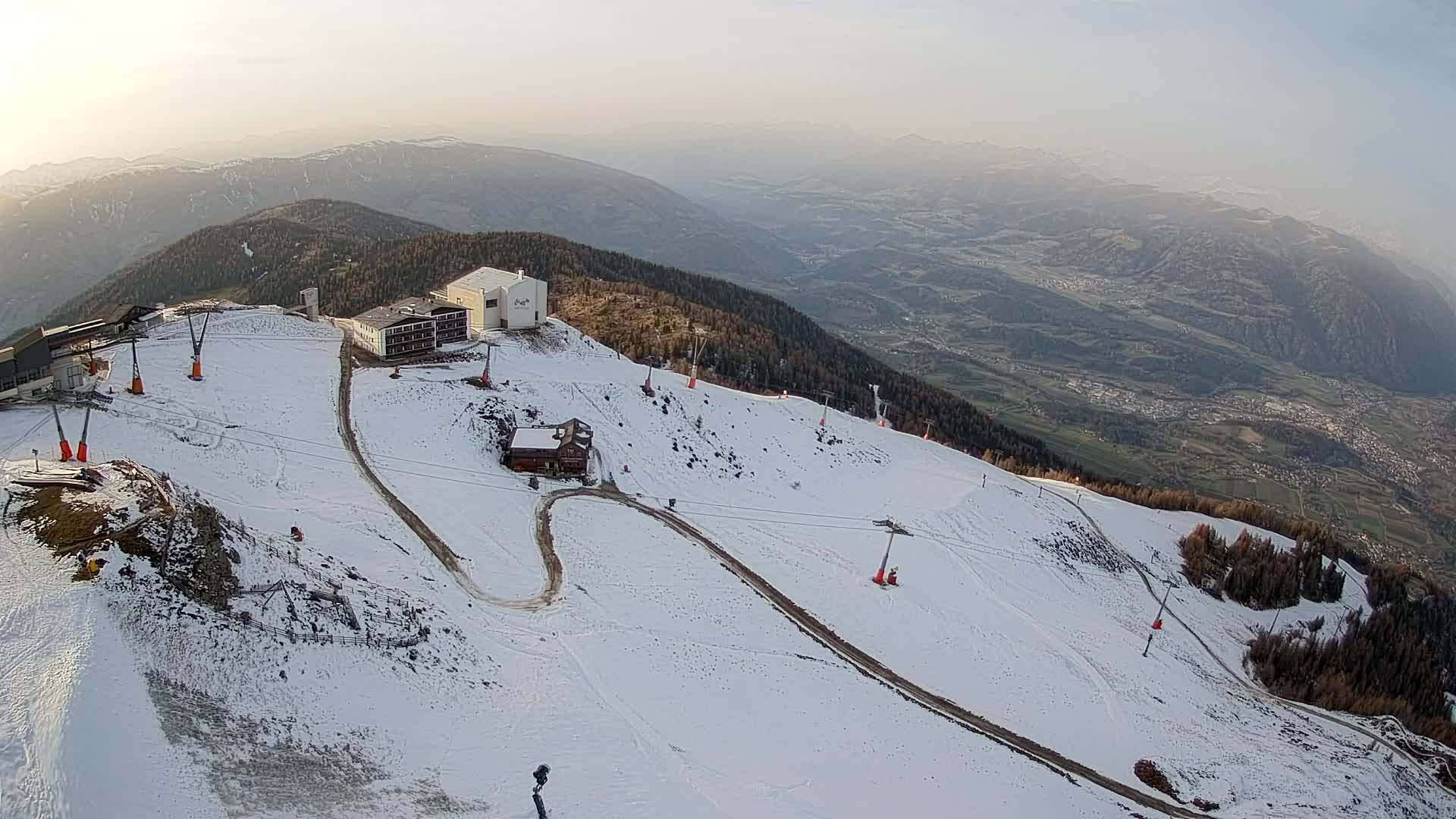 Skigebiet Kronplatz Gipfel | Blick auf Bruneck