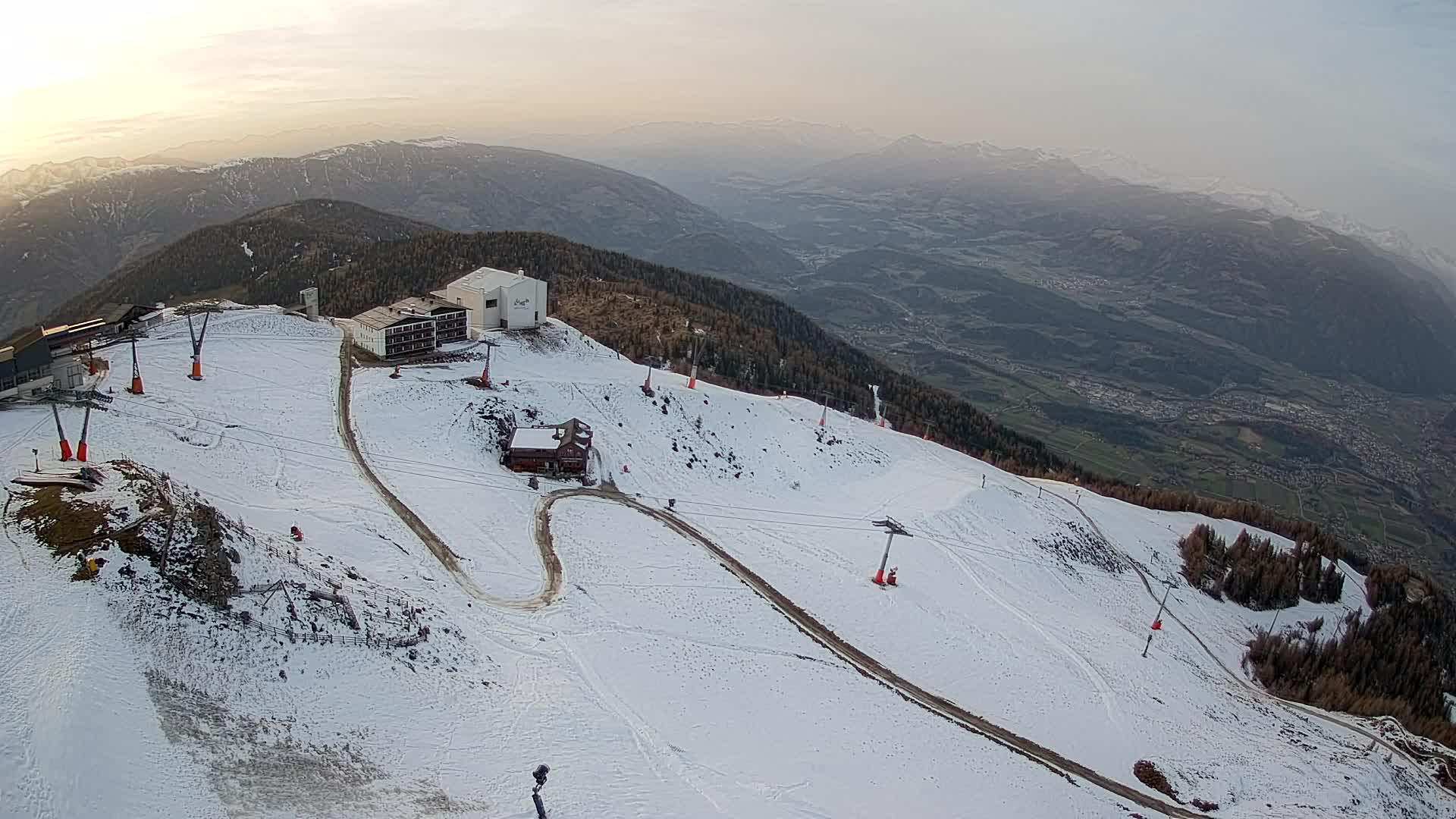 Skigebiet Kronplatz Gipfel | Blick auf Bruneck