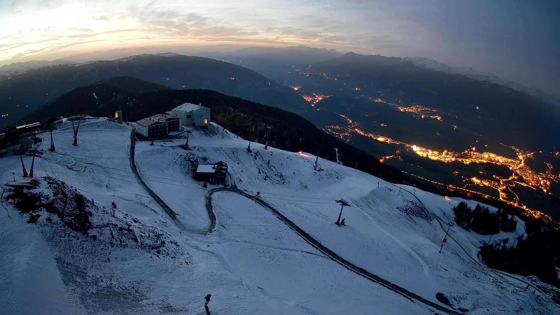 Stazione sciistica di Plan de Corones | vista su Brunico