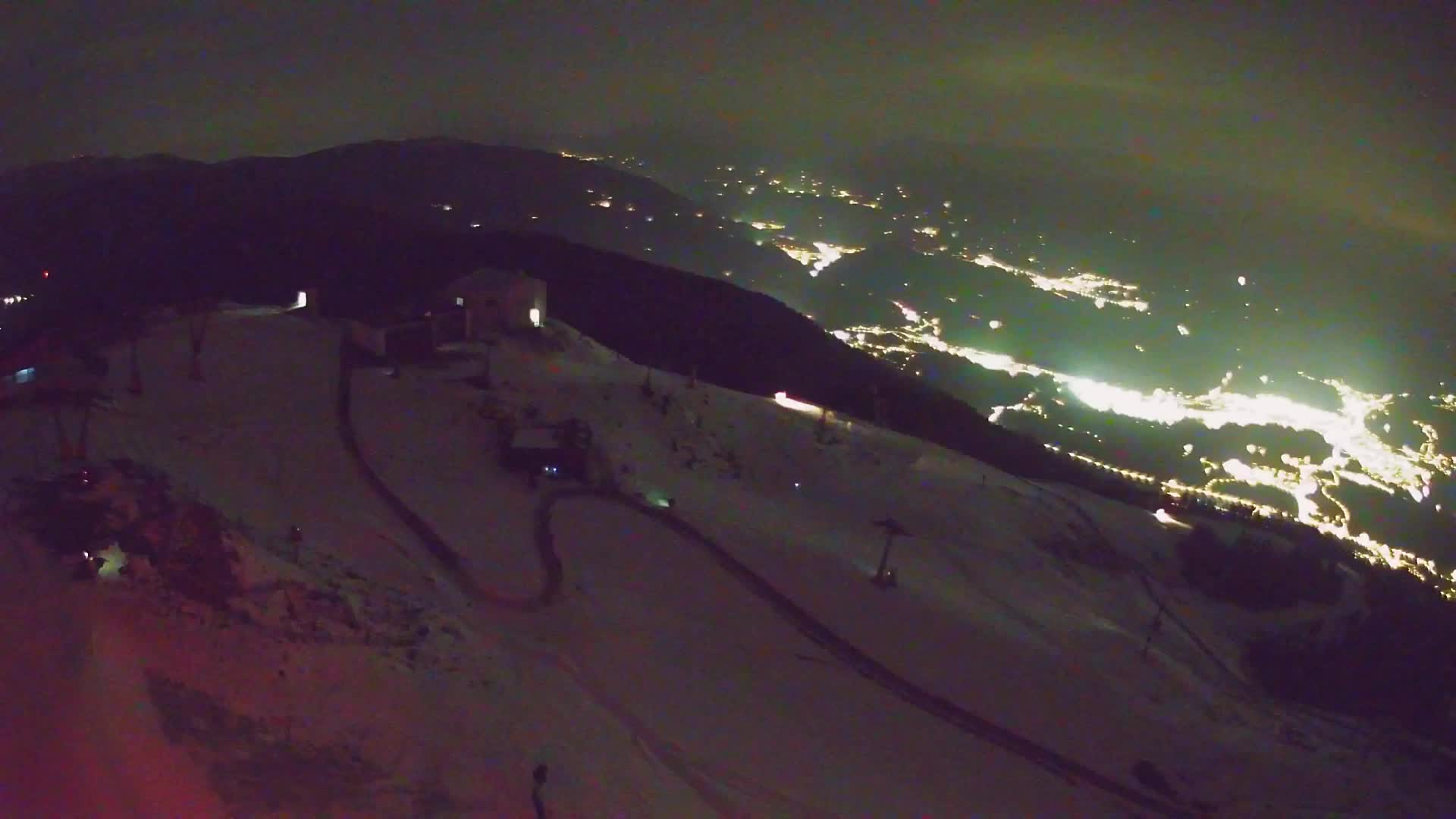 Cima estación de esquí Kronplatz | vista hacia Brunico