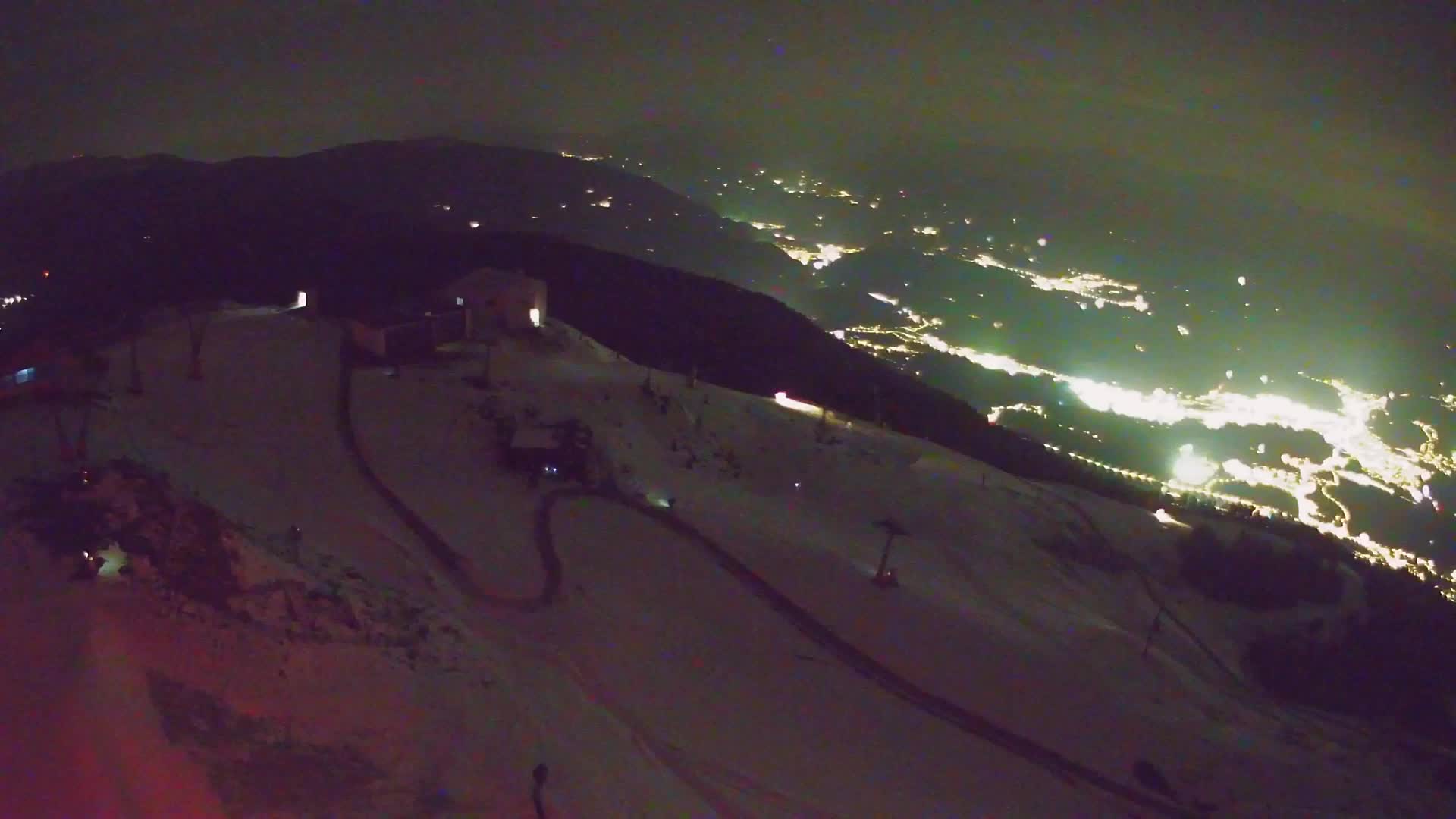 Cima estación de esquí Kronplatz | vista hacia Brunico