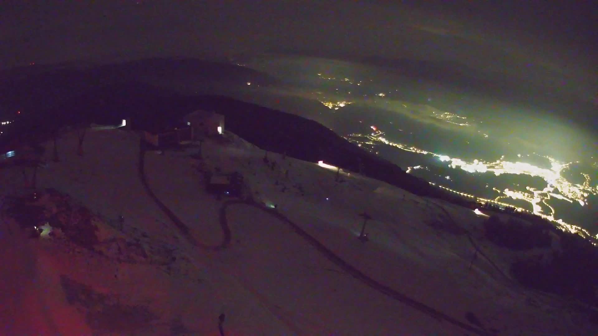 Cima estación de esquí Kronplatz | vista hacia Brunico