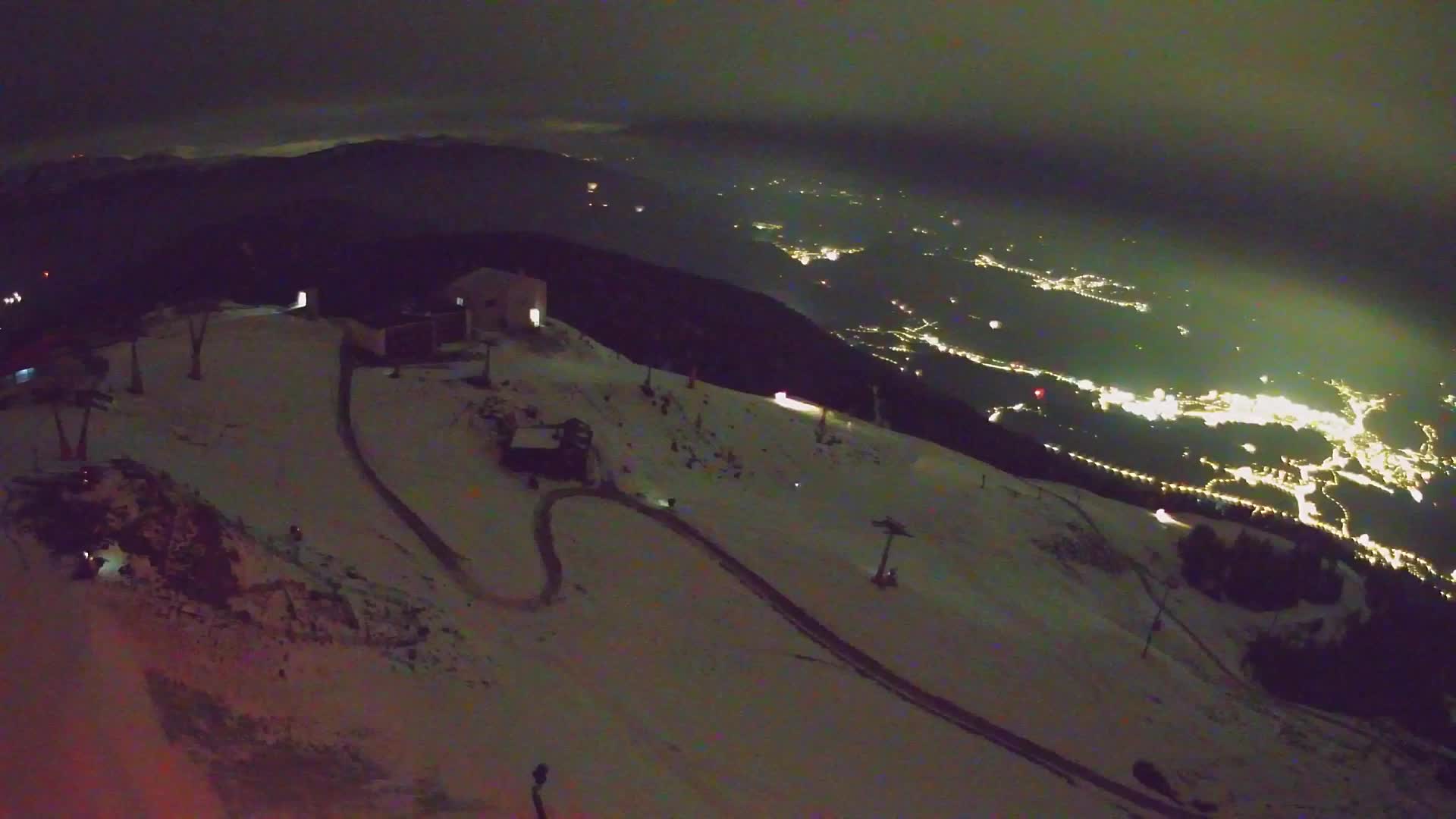 Cima estación de esquí Kronplatz | vista hacia Brunico