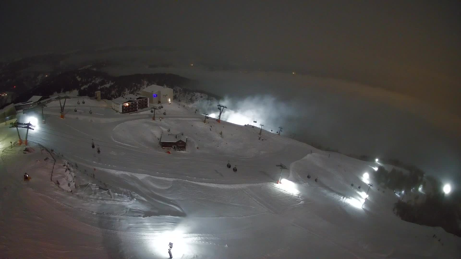 Cima estación de esquí Kronplatz | vista hacia Brunico