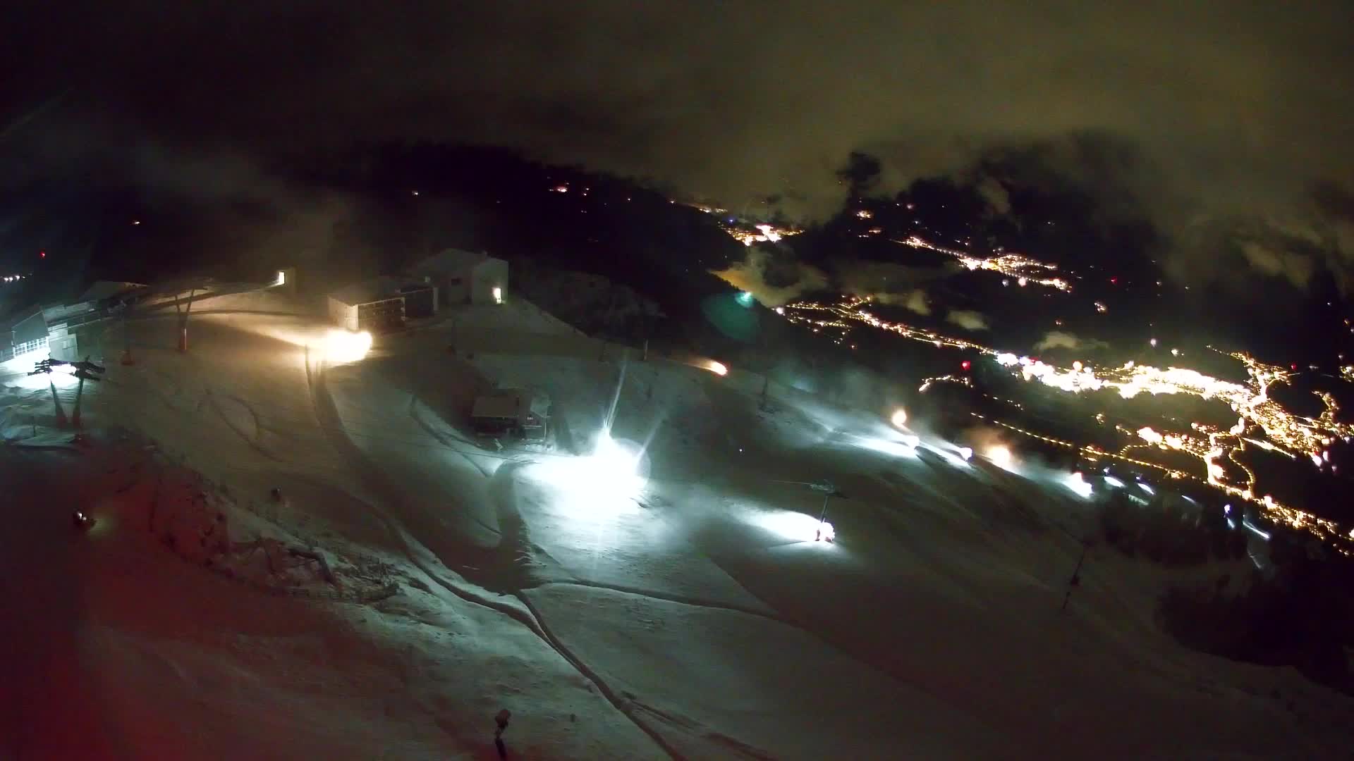 Cima estación de esquí Kronplatz | vista hacia Brunico