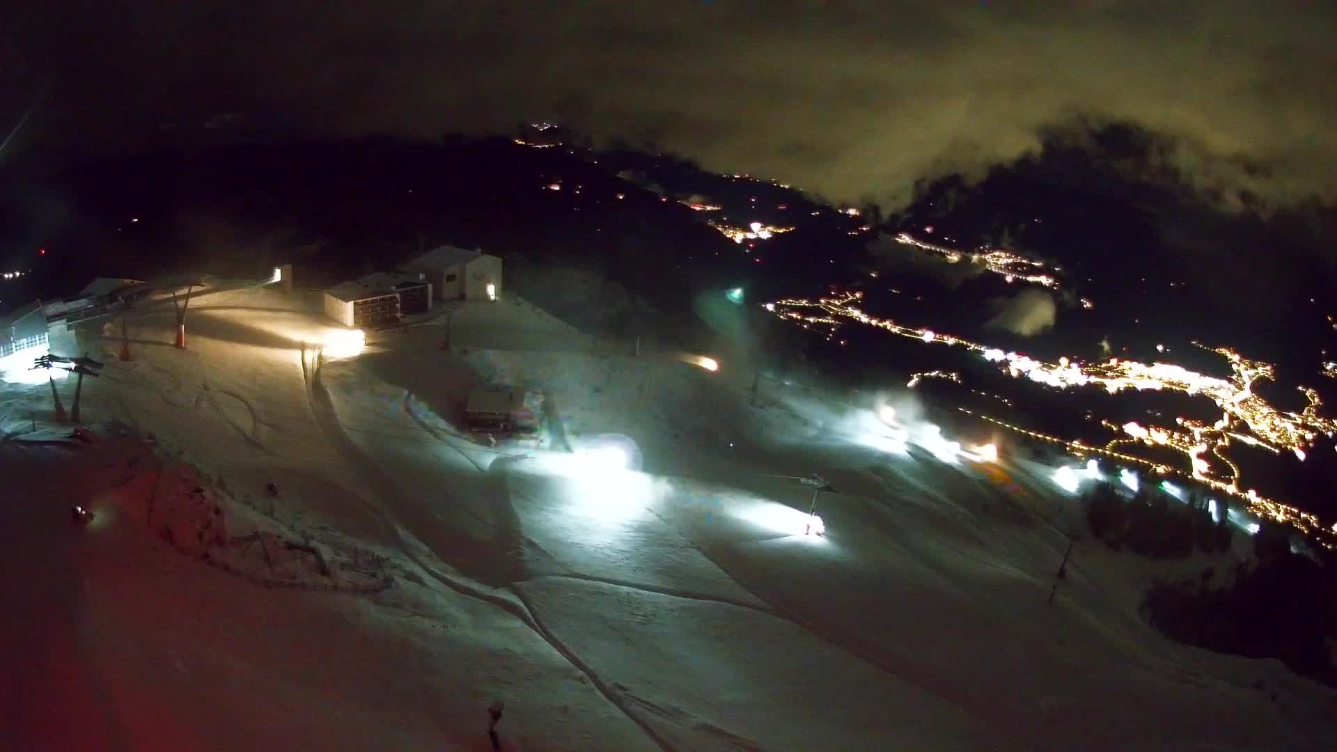 Cima estación de esquí Kronplatz | vista hacia Brunico