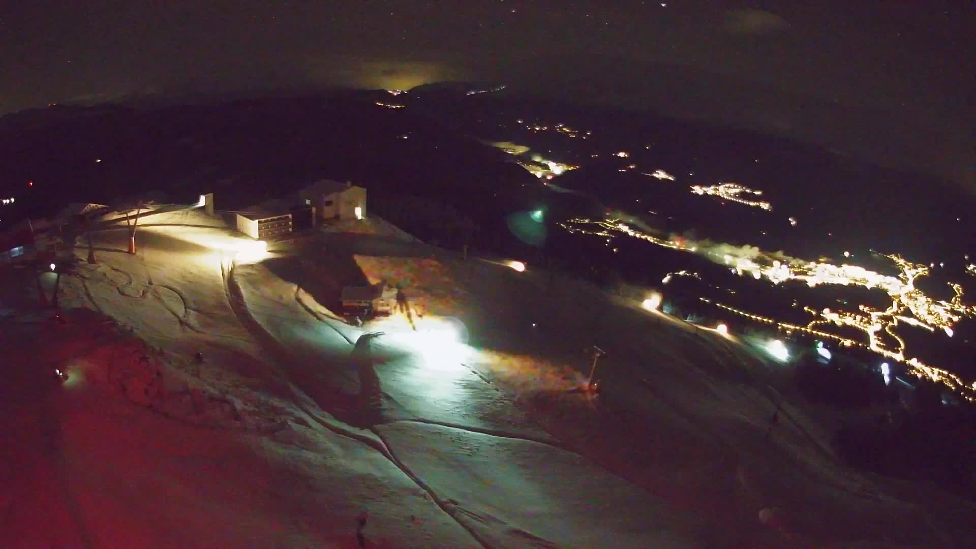 Cima estación de esquí Kronplatz | vista hacia Brunico