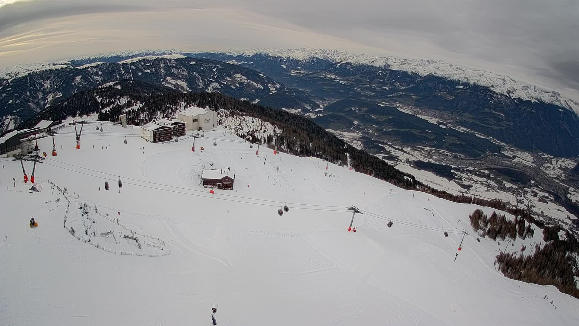 Skigebiet Kronplatz Gipfel | Blick auf Bruneck