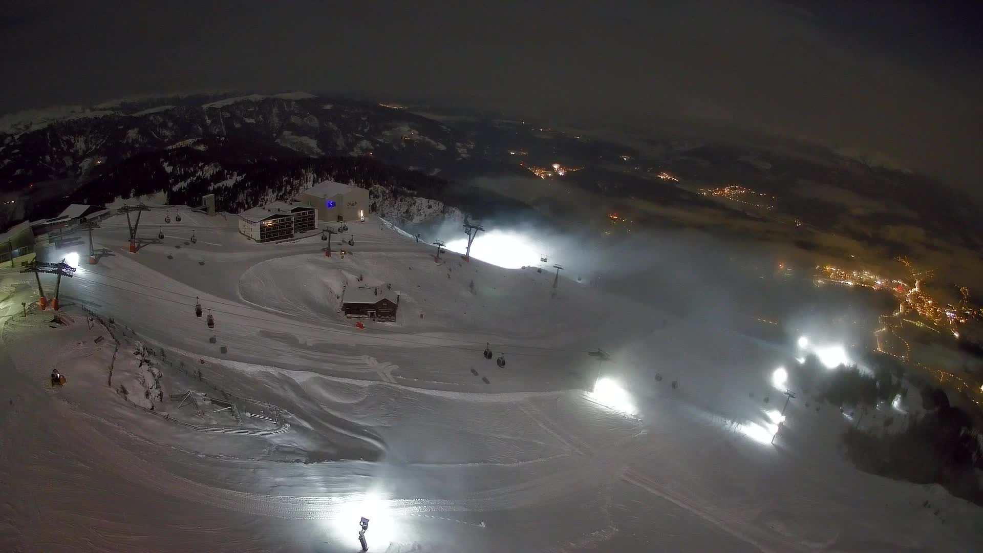 Cima estación de esquí Kronplatz | vista hacia Brunico
