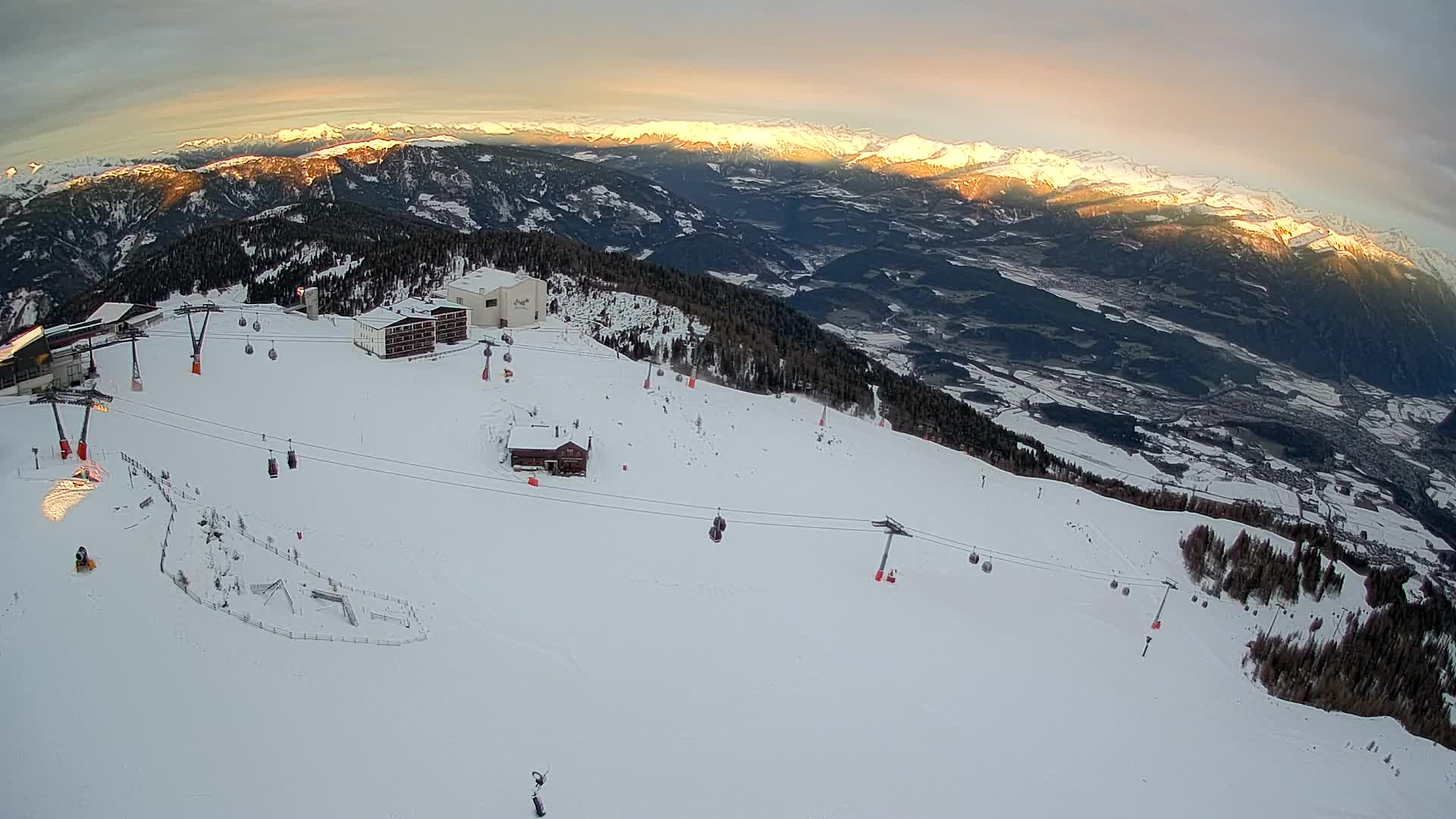 Smučišče Kronplatz – vrh | pogled na Bruneck