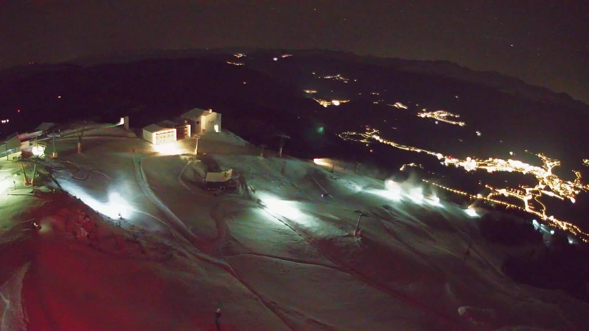 Cima estación de esquí Kronplatz | vista hacia Brunico