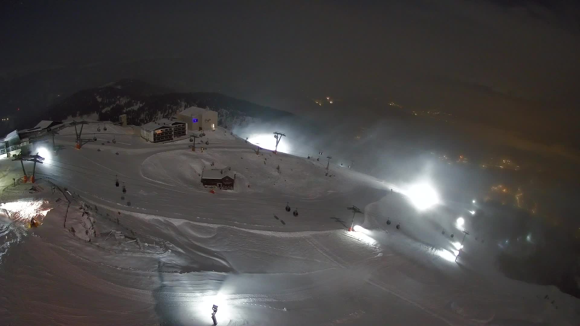 Cima estación de esquí Kronplatz | vista hacia Brunico