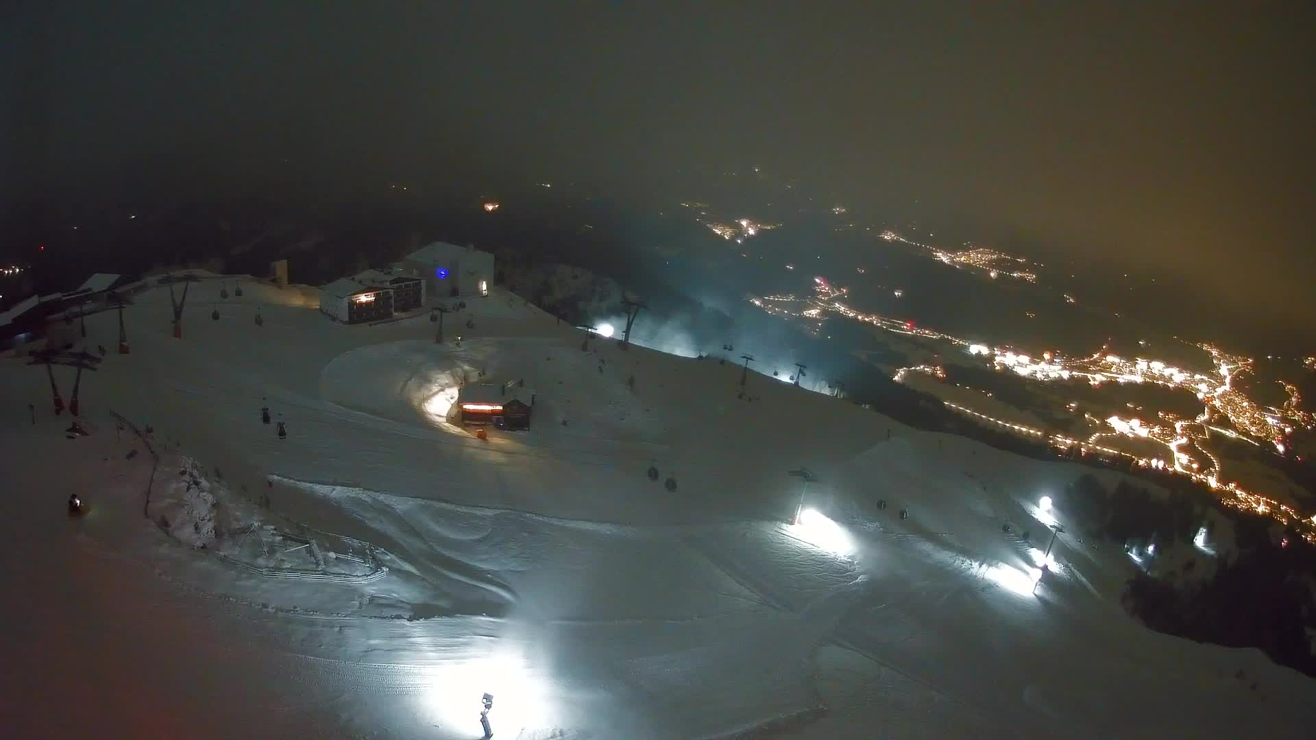 Cima estación de esquí Kronplatz | vista hacia Brunico