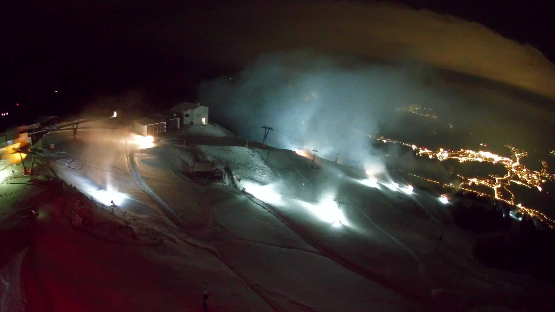 Cima estación de esquí Kronplatz | vista hacia Brunico