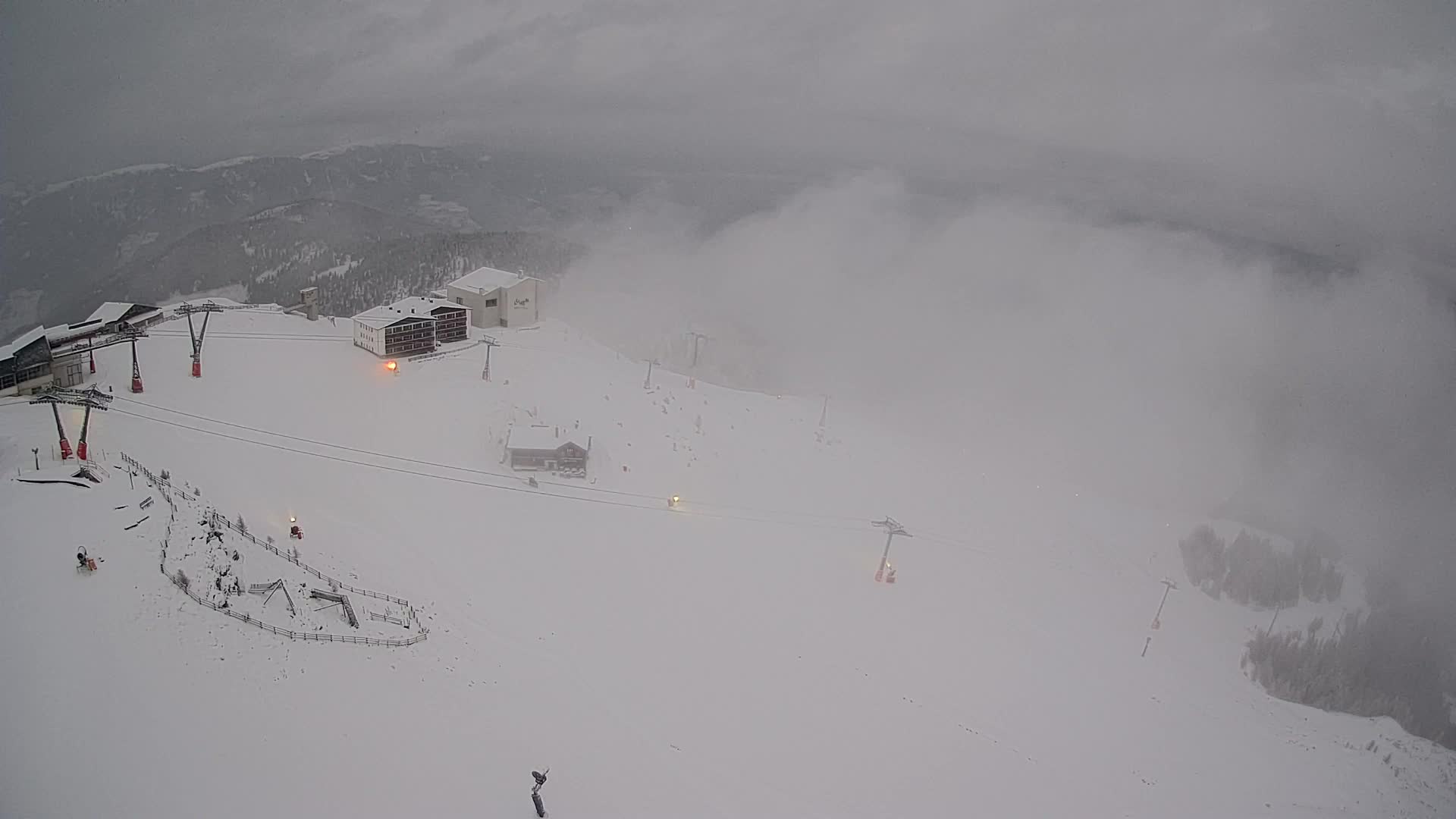 Cima estación de esquí Kronplatz | vista hacia Brunico