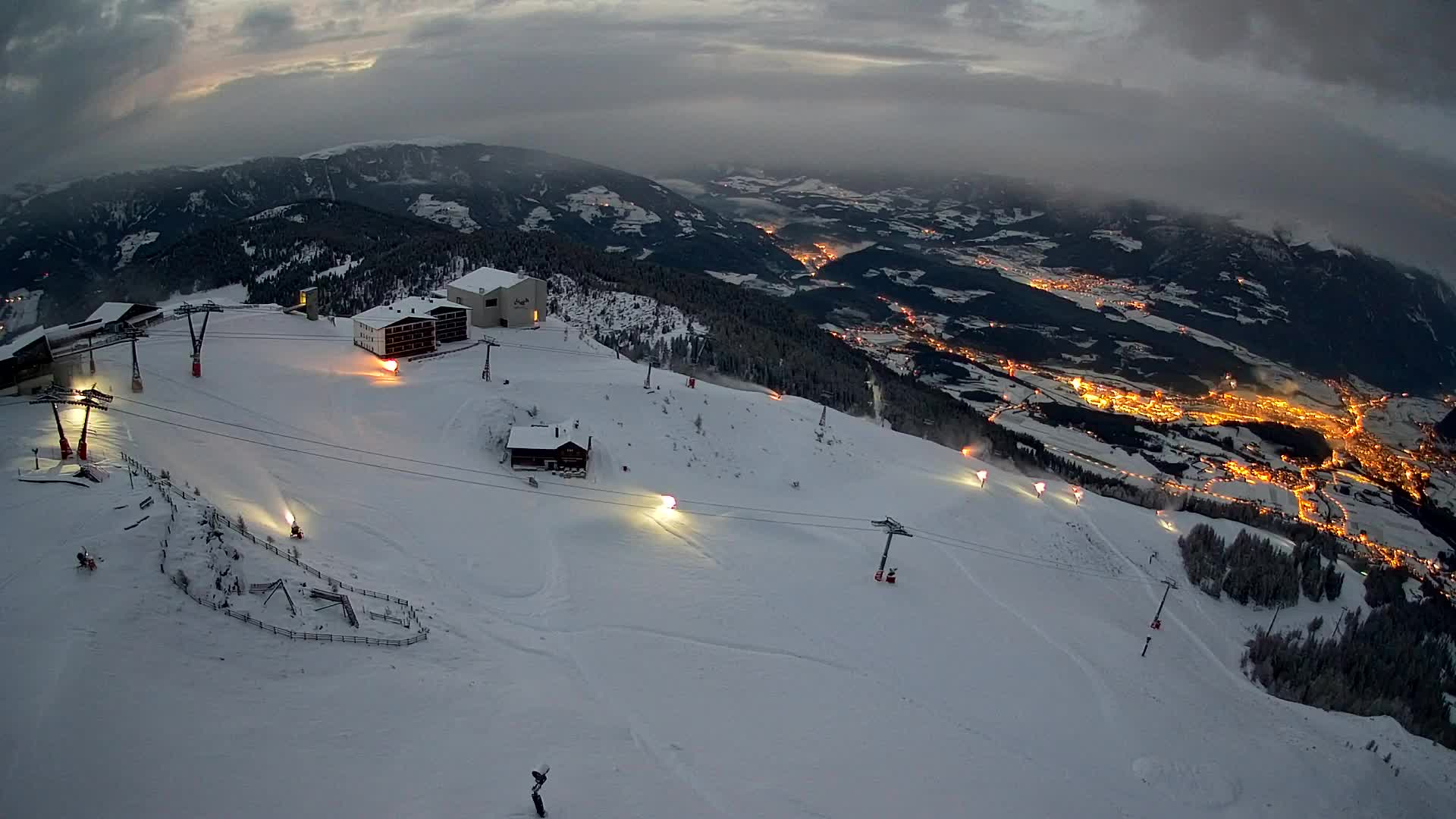 Stazione sciistica di Plan de Corones | vista su Brunico