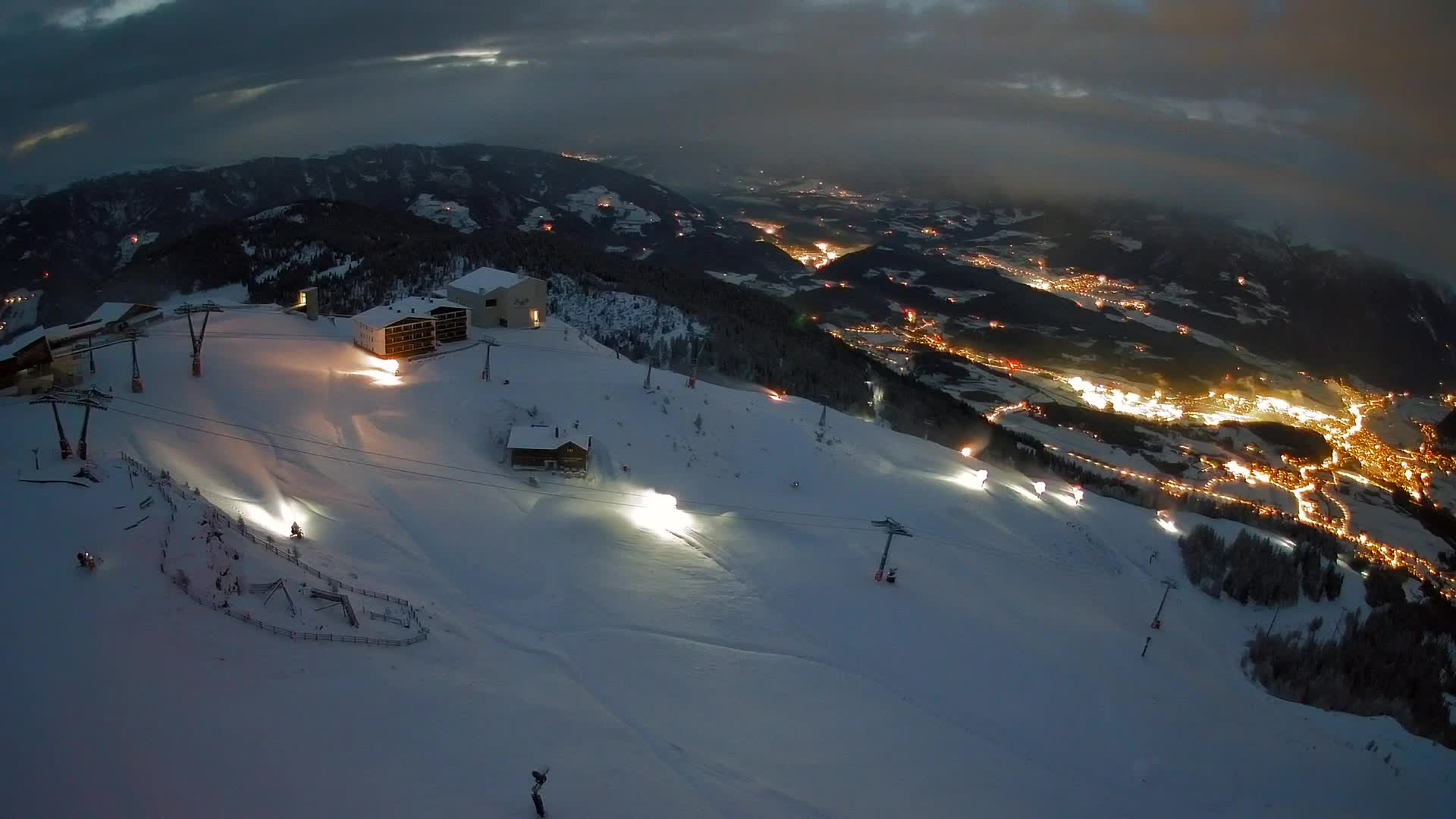 Stazione sciistica di Plan de Corones | vista su Brunico
