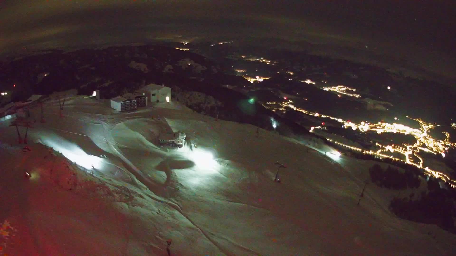 Cima estación de esquí Kronplatz | vista hacia Brunico