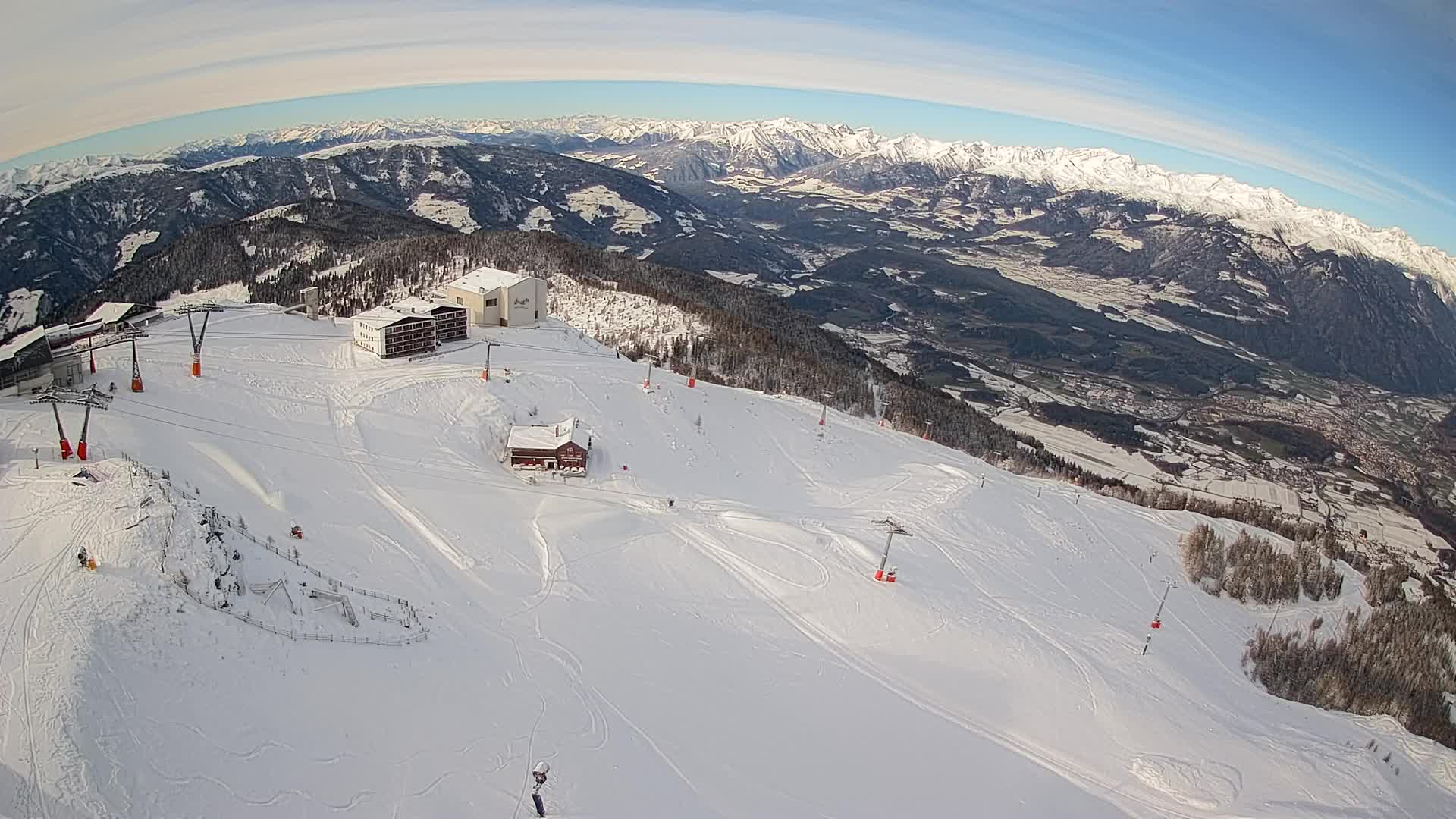 Cima estación de esquí Kronplatz | vista hacia Brunico