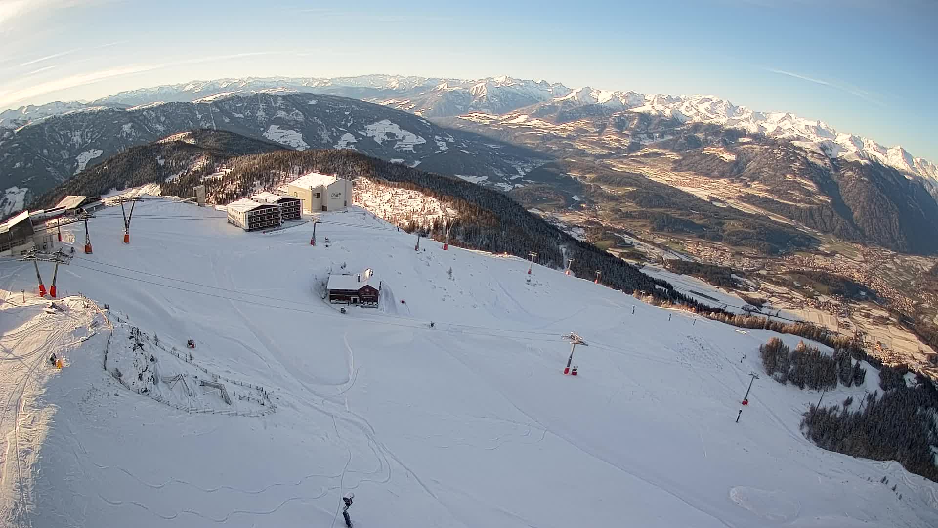 Cima estación de esquí Kronplatz | vista hacia Brunico