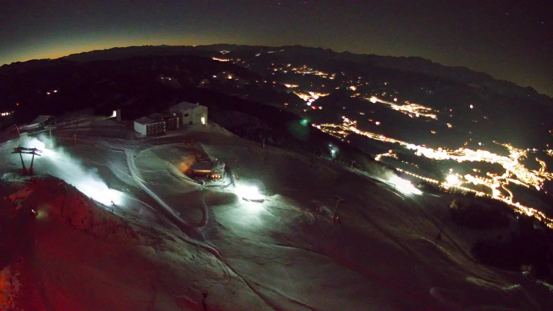 Cima estación de esquí Kronplatz | vista hacia Brunico