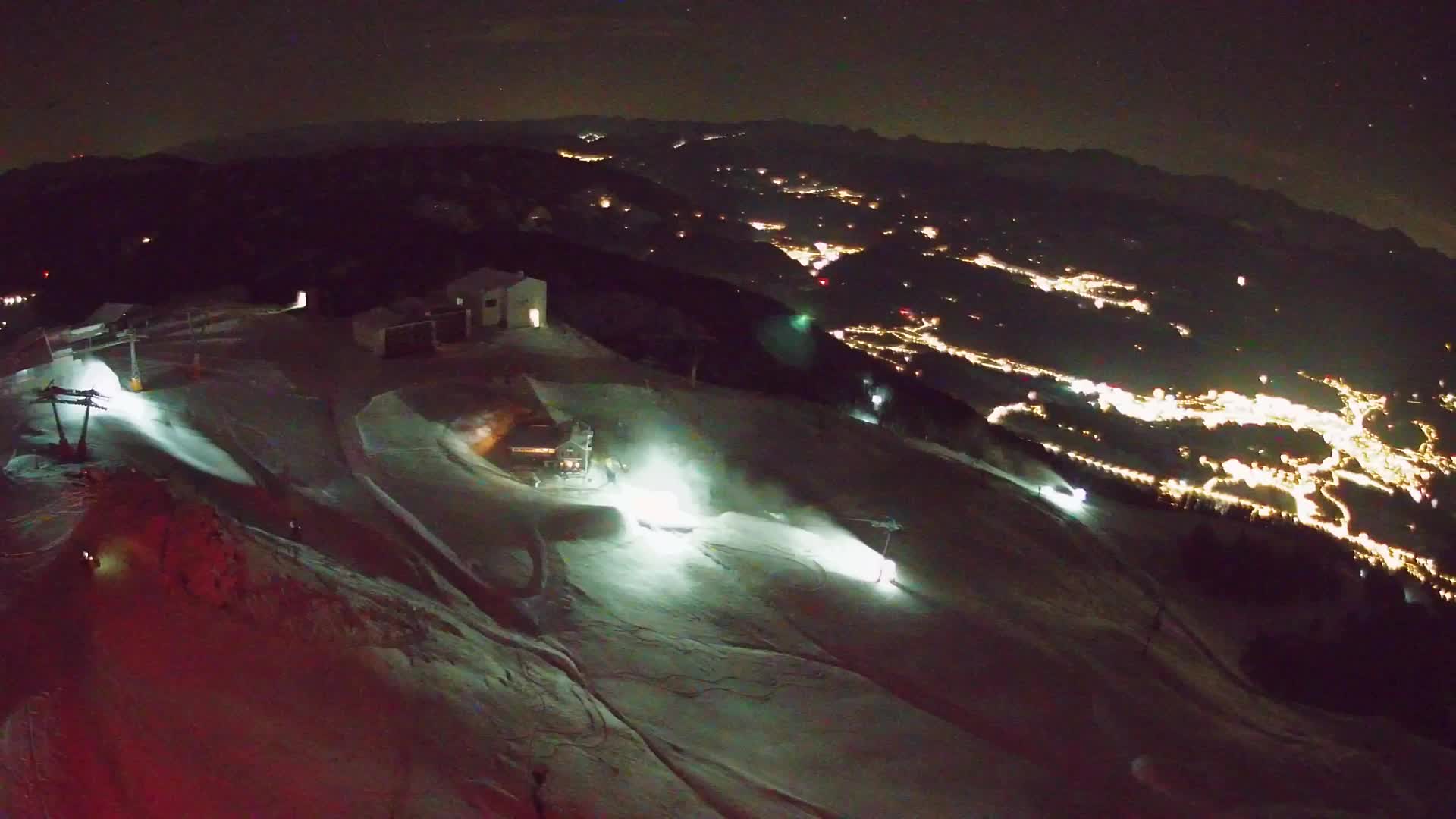 Cima estación de esquí Kronplatz | vista hacia Brunico