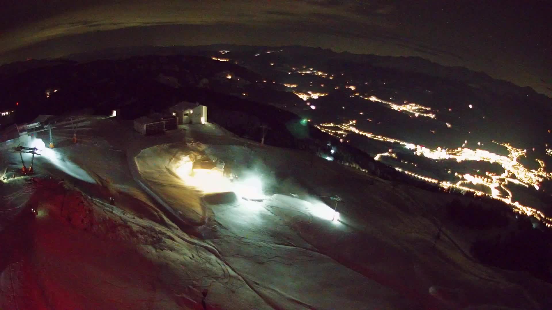 Cima estación de esquí Kronplatz | vista hacia Brunico