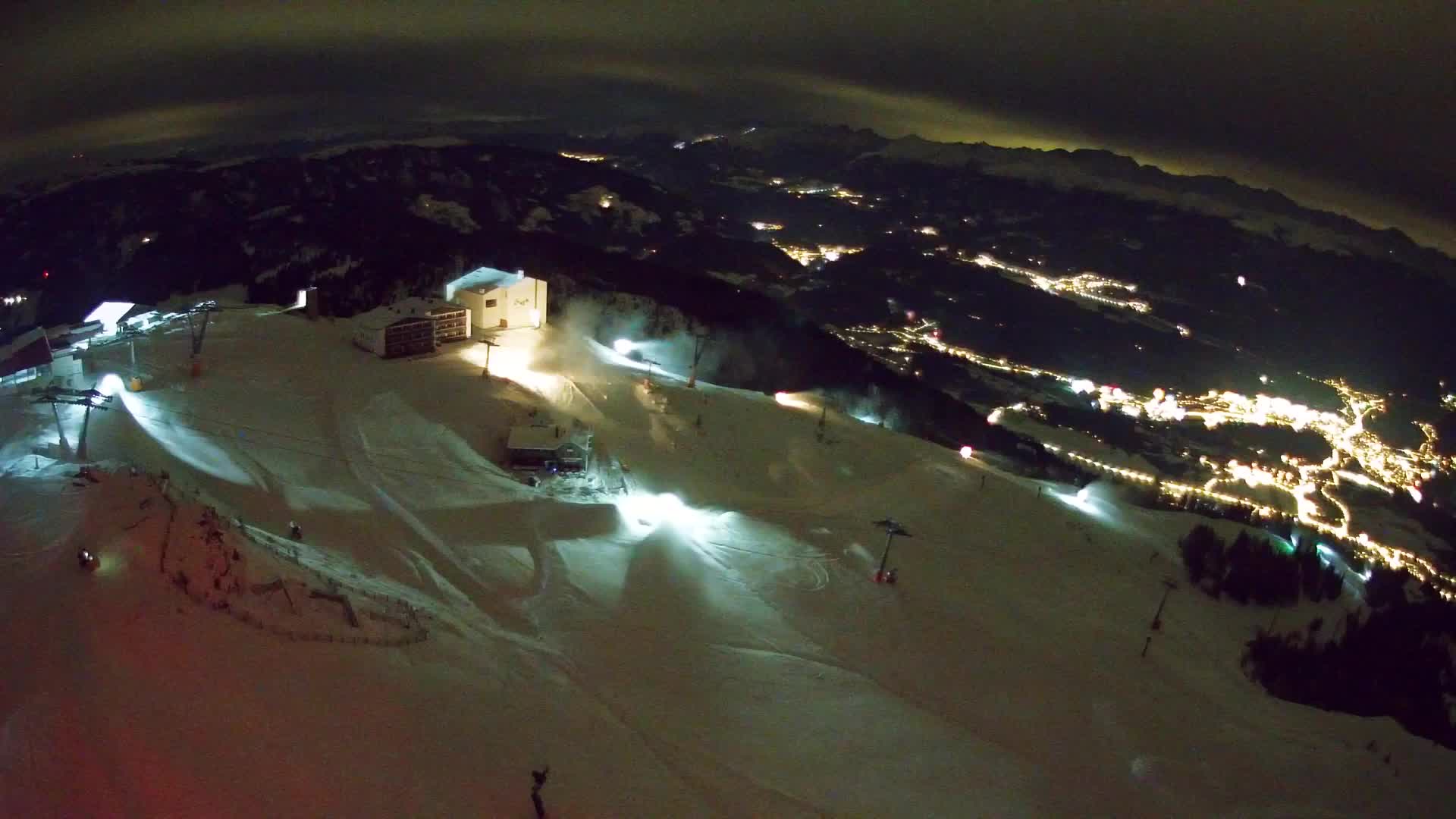 Cima estación de esquí Kronplatz | vista hacia Brunico