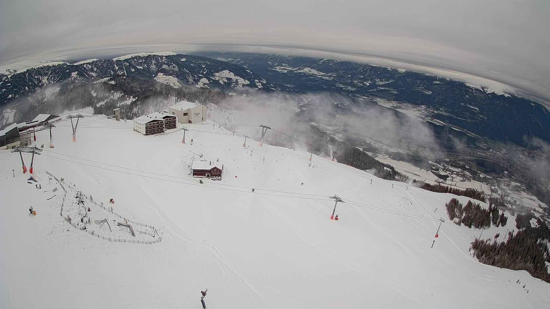 Cima estación de esquí Kronplatz | vista hacia Brunico