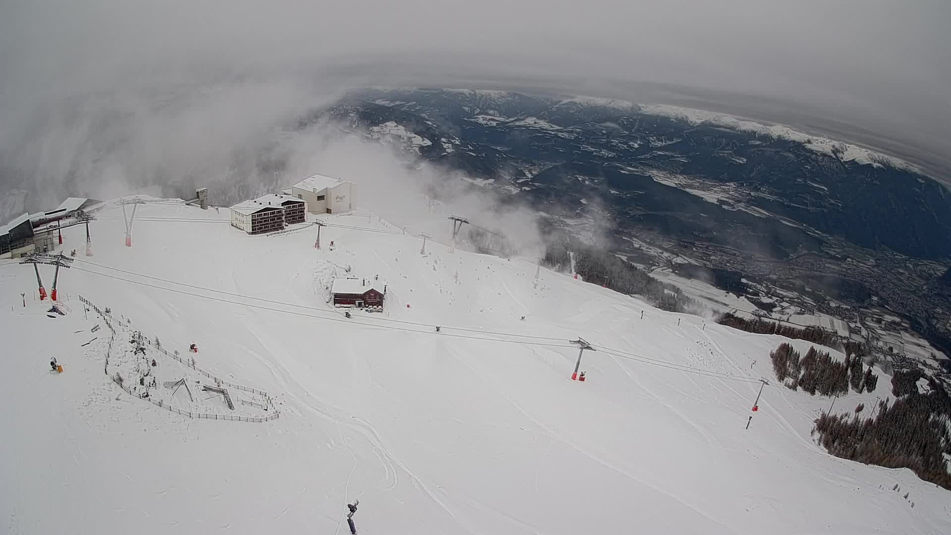 Stazione sciistica di Plan de Corones | vista su Brunico
