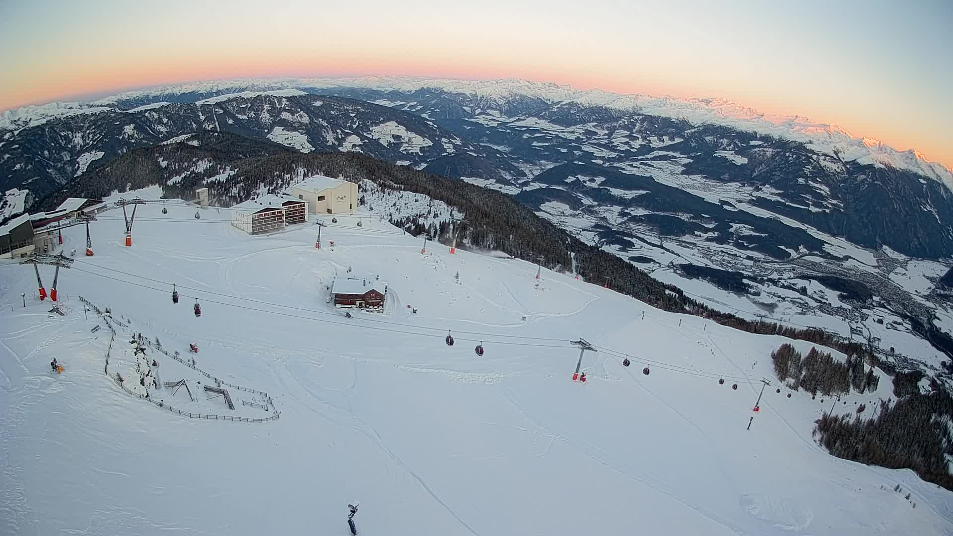 Stazione sciistica di Plan de Corones | vista su Brunico