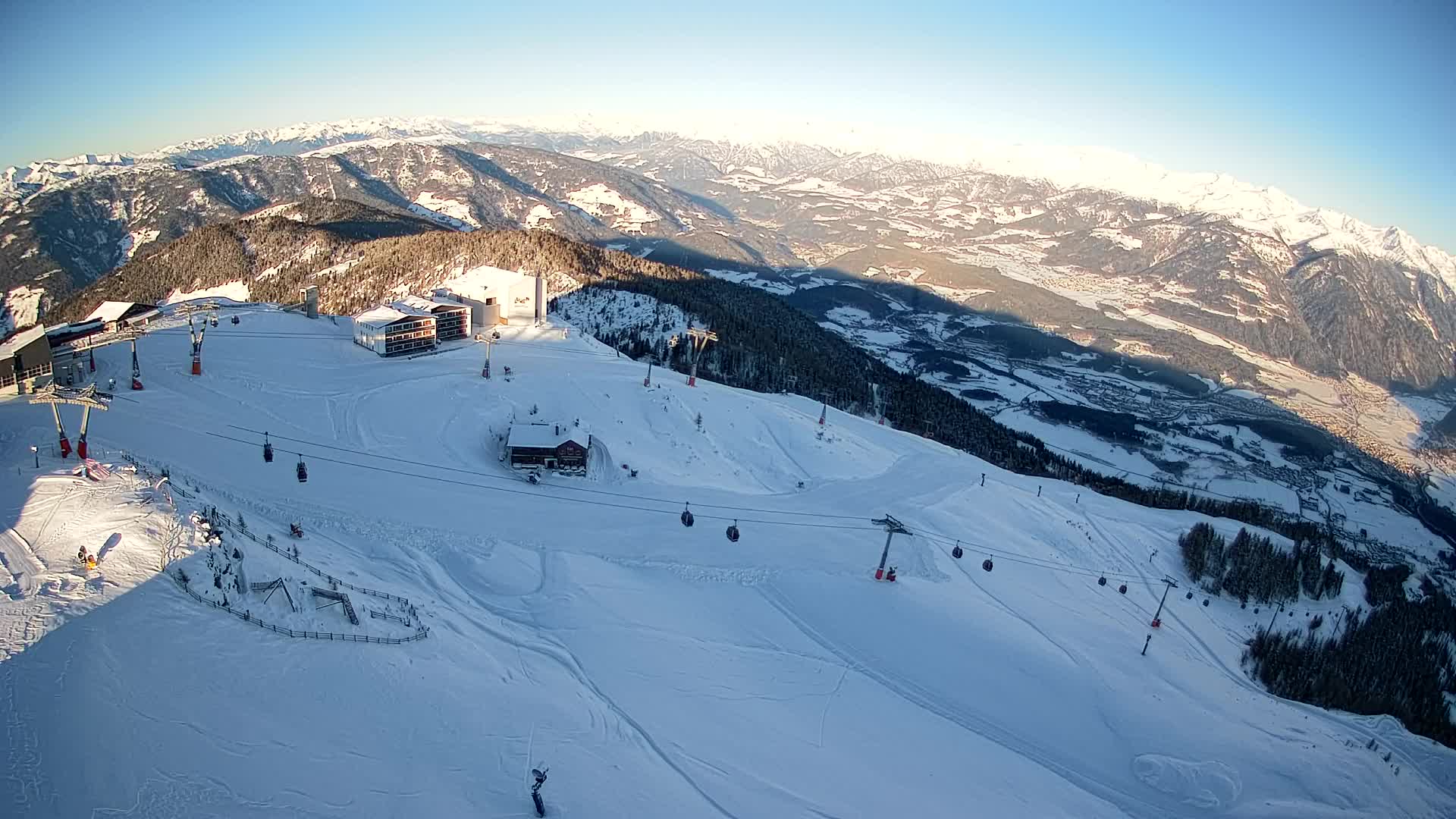 Stazione sciistica di Plan de Corones | vista su Brunico