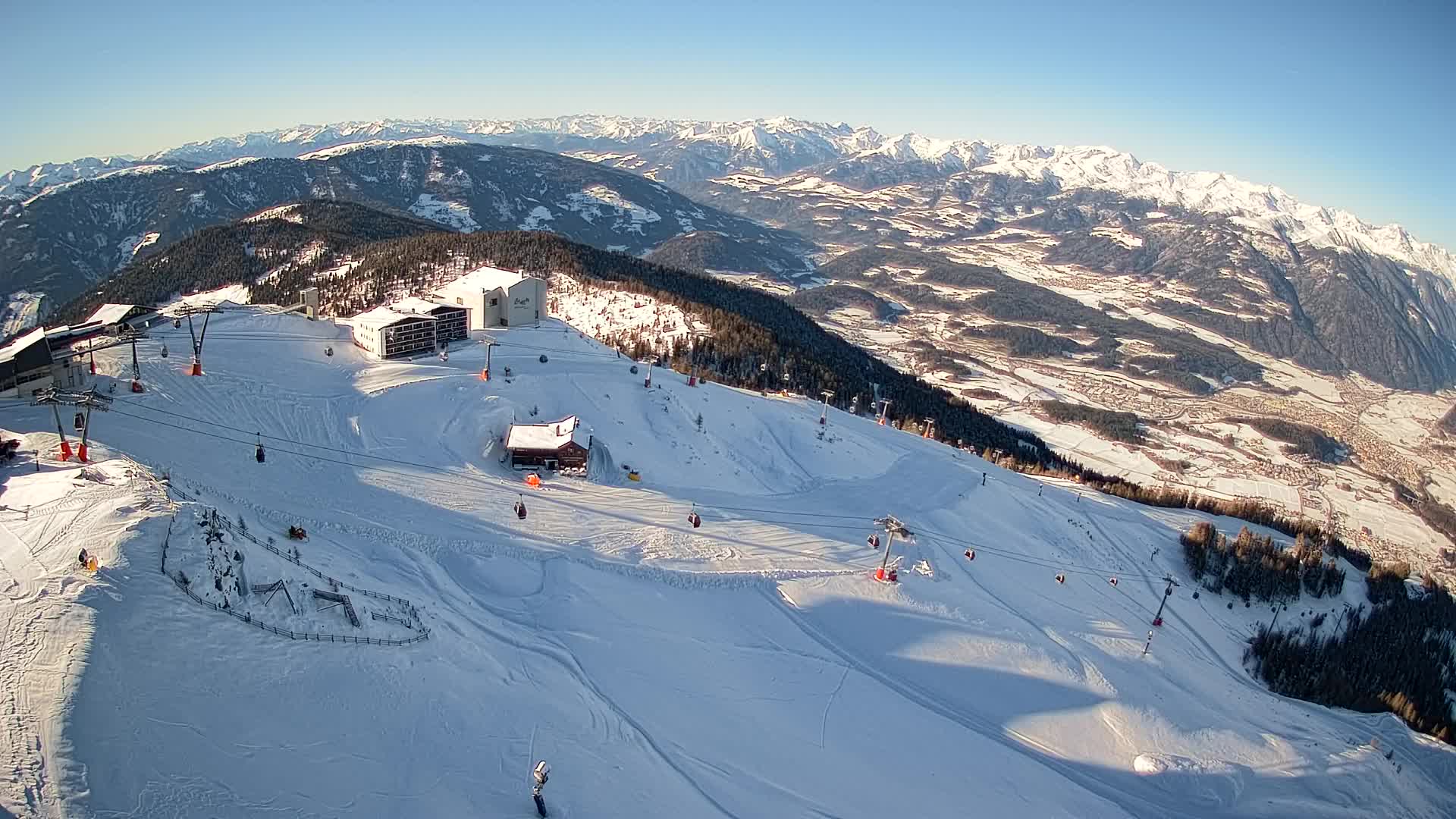 Skigebiet Kronplatz Gipfel | Blick auf Bruneck