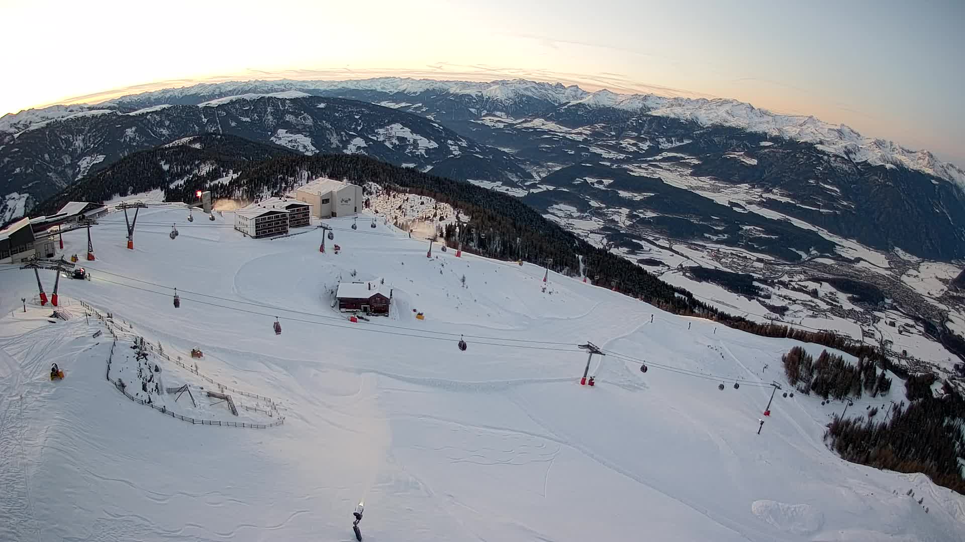 Stazione sciistica di Plan de Corones | vista su Brunico