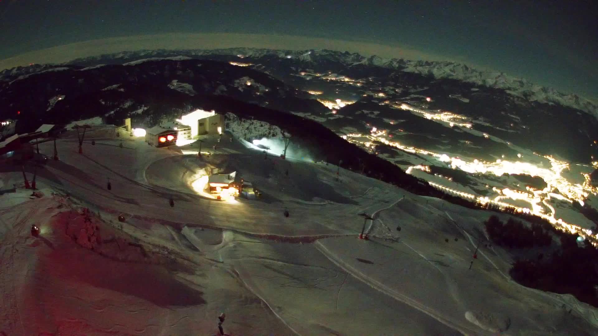 Cima estación de esquí Kronplatz | vista hacia Brunico
