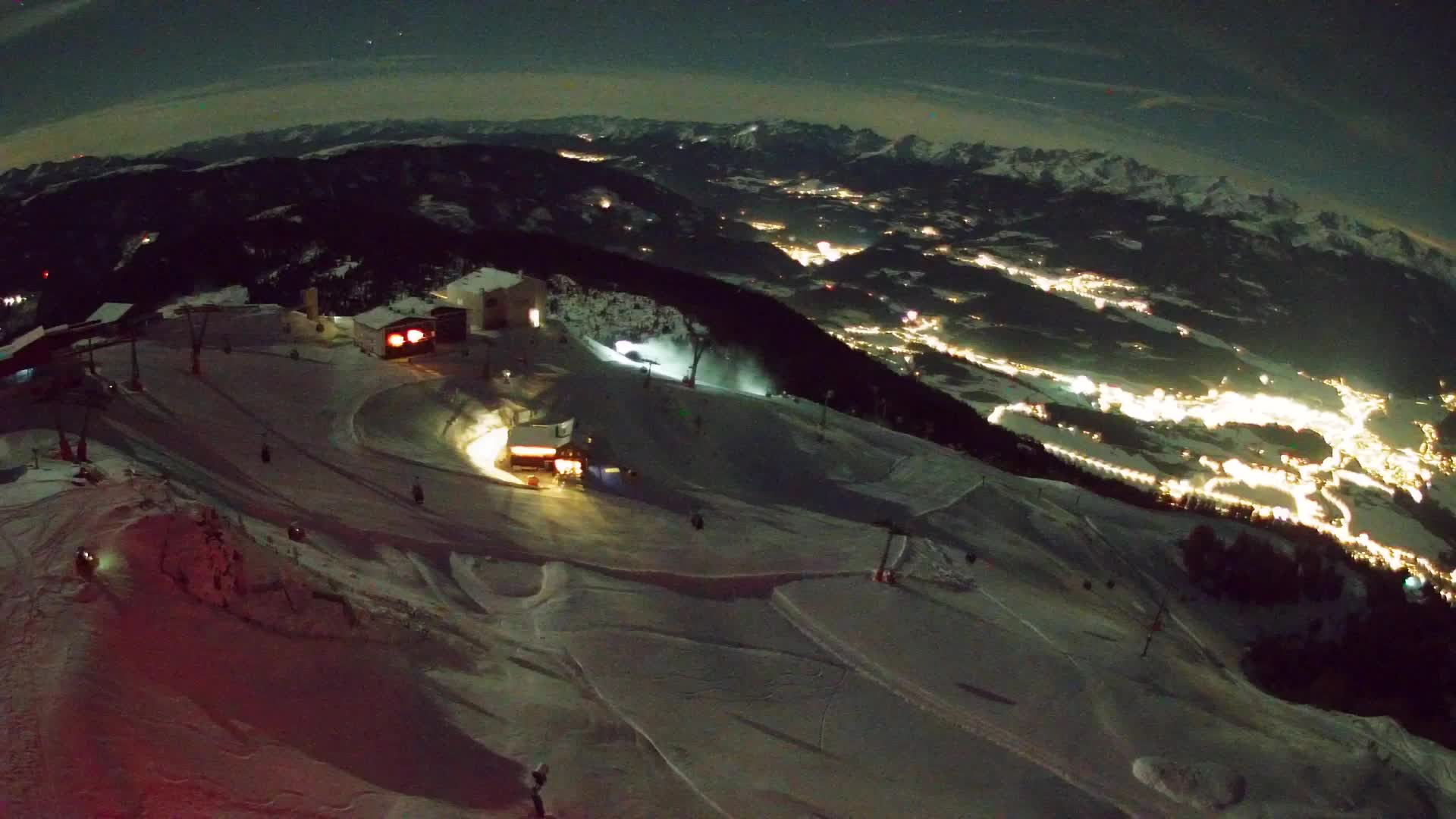 Cima estación de esquí Kronplatz | vista hacia Brunico