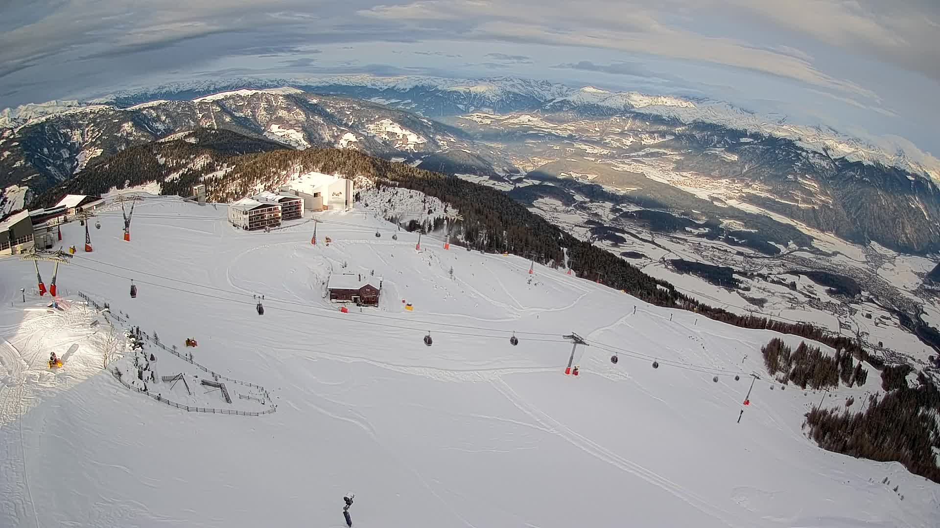 Station de ski Kronplatz sommet | vue sur Brunico