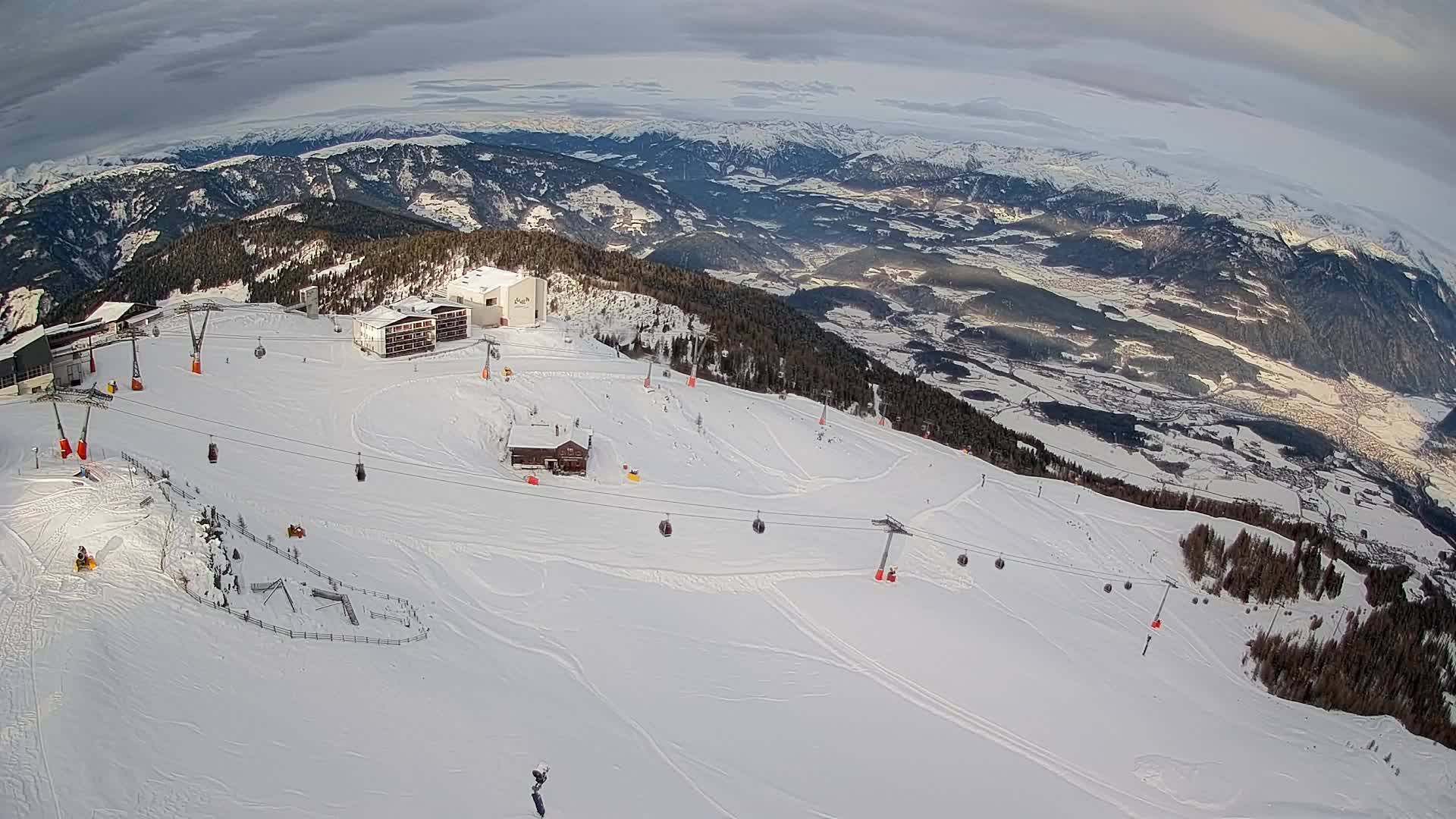 Station de ski Kronplatz sommet | vue sur Brunico