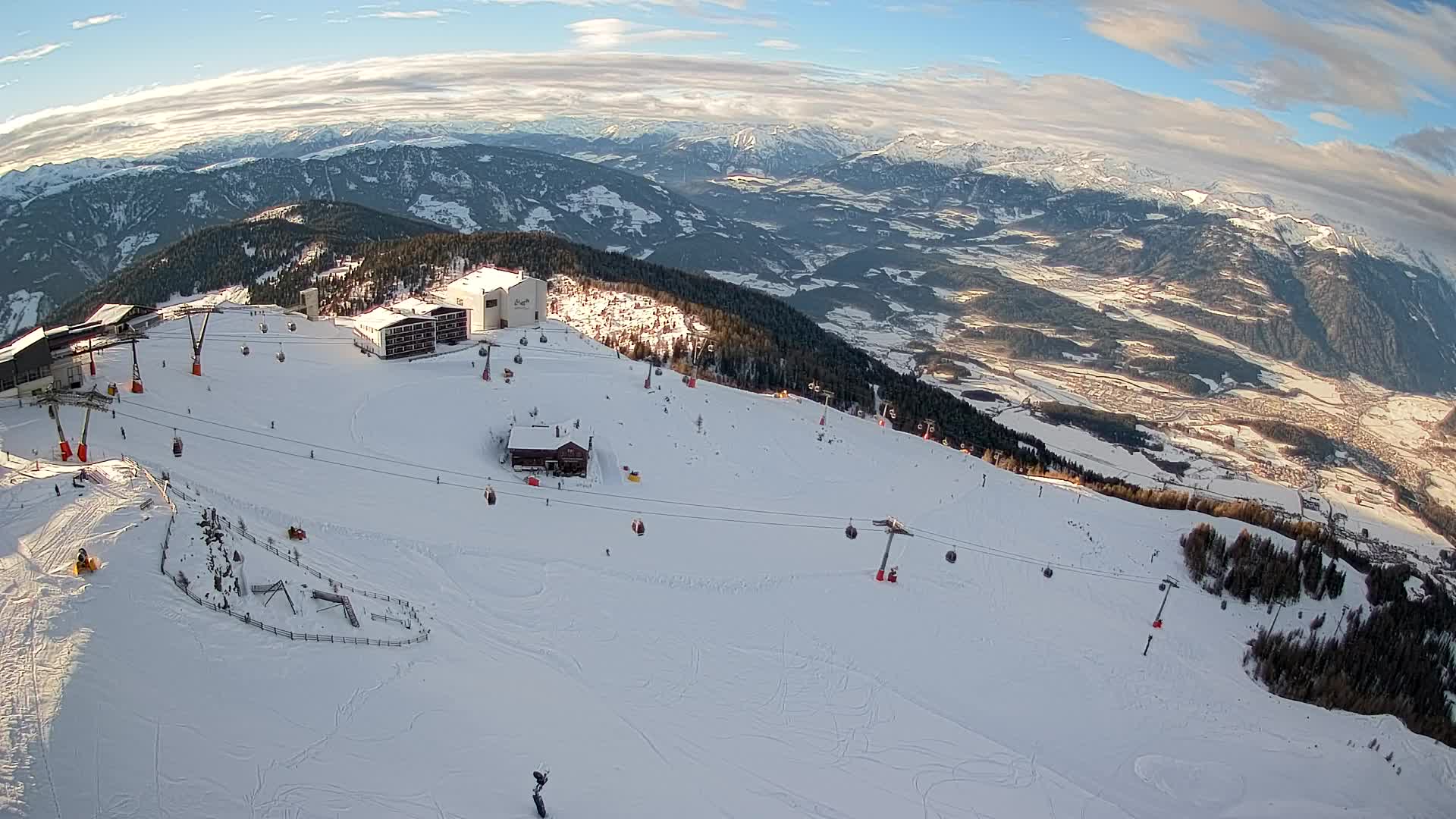 Skigebiet Kronplatz Gipfel | Blick auf Bruneck
