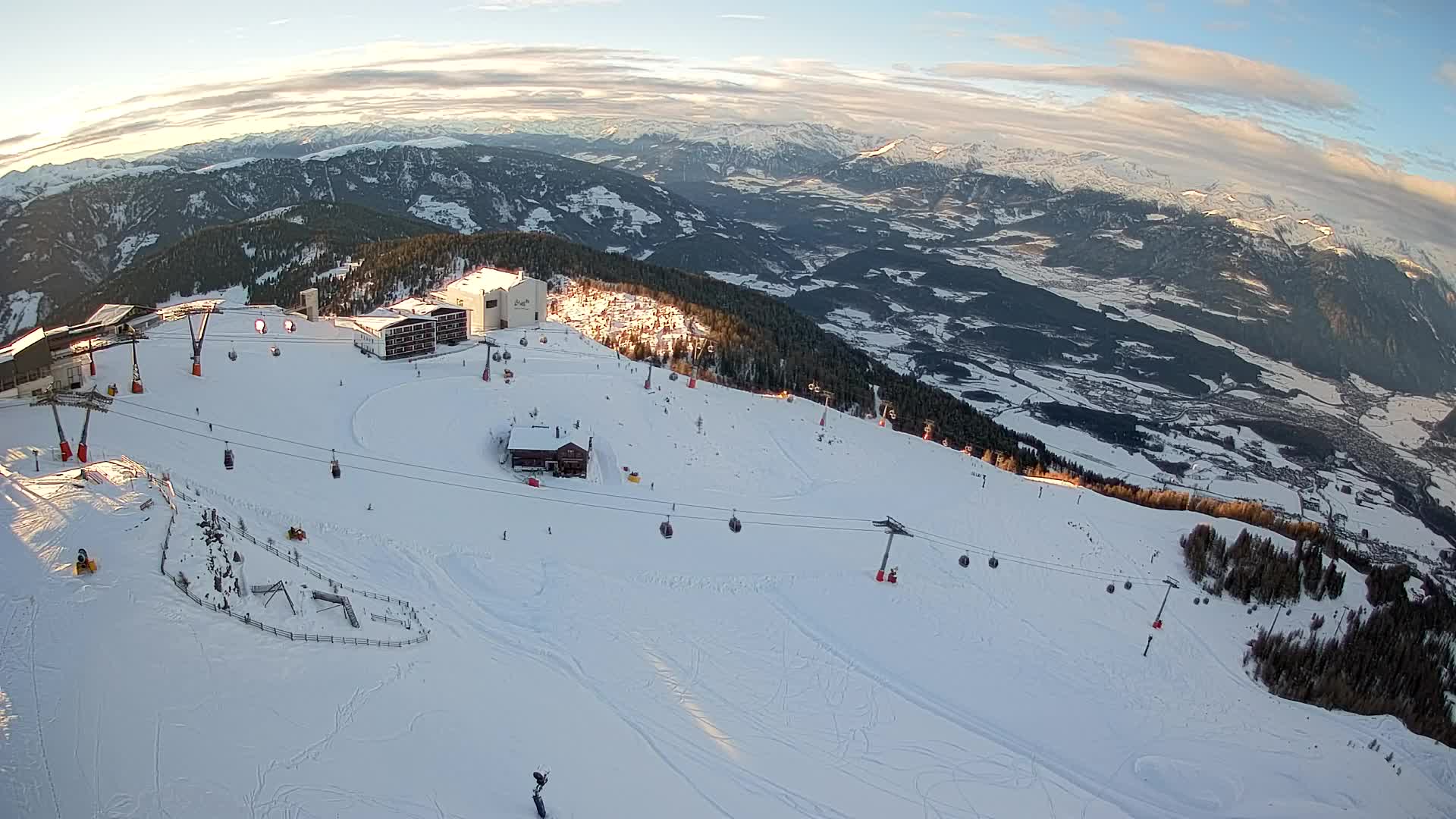 Stazione sciistica di Plan de Corones | vista su Brunico