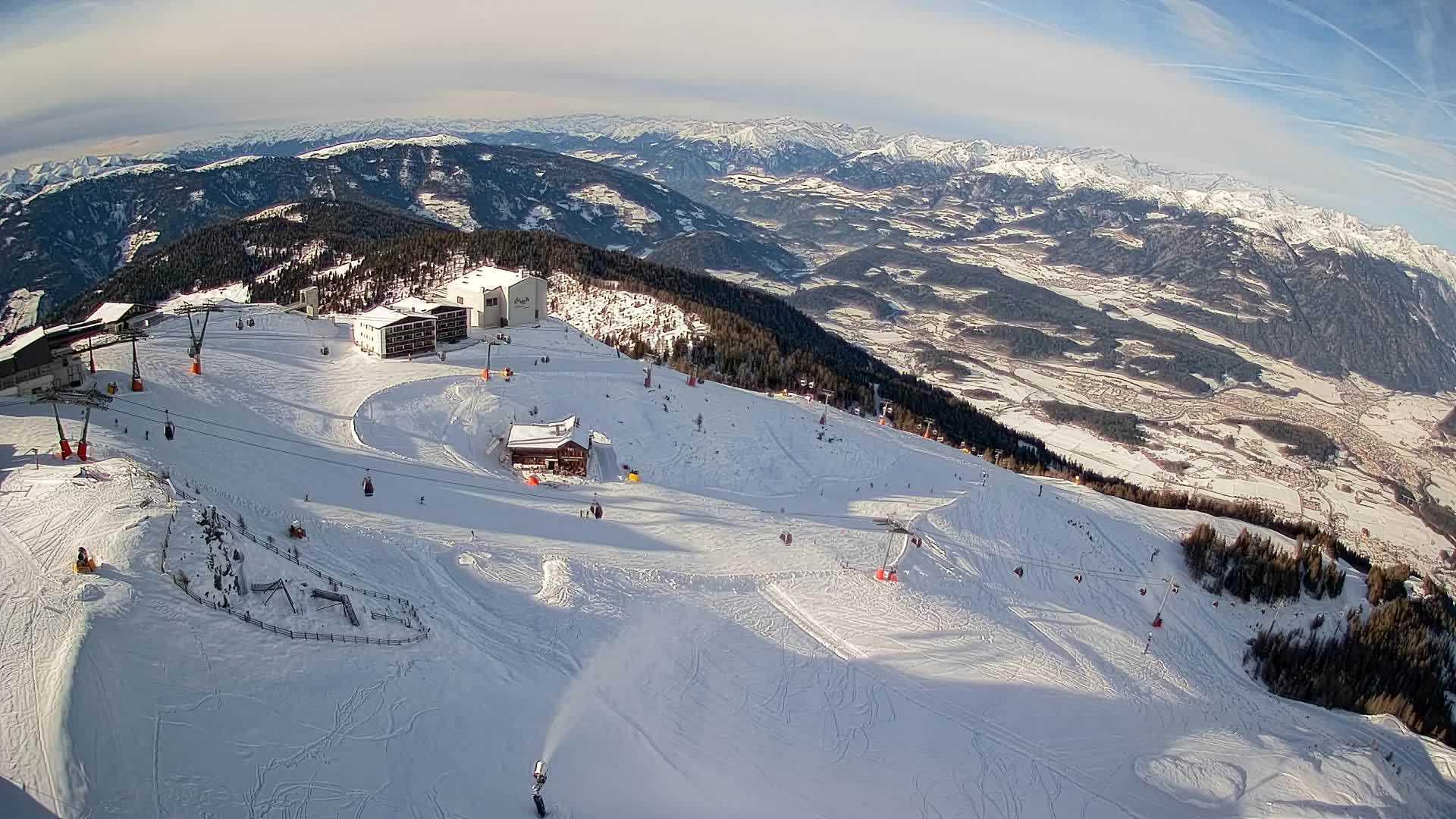 Skigebiet Kronplatz Gipfel | Blick auf Bruneck