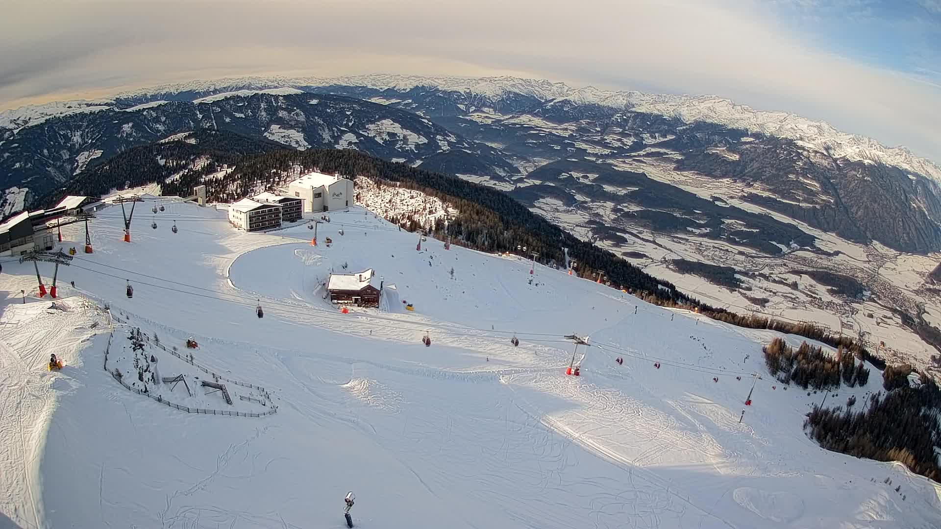 Skigebiet Kronplatz Gipfel | Blick auf Bruneck