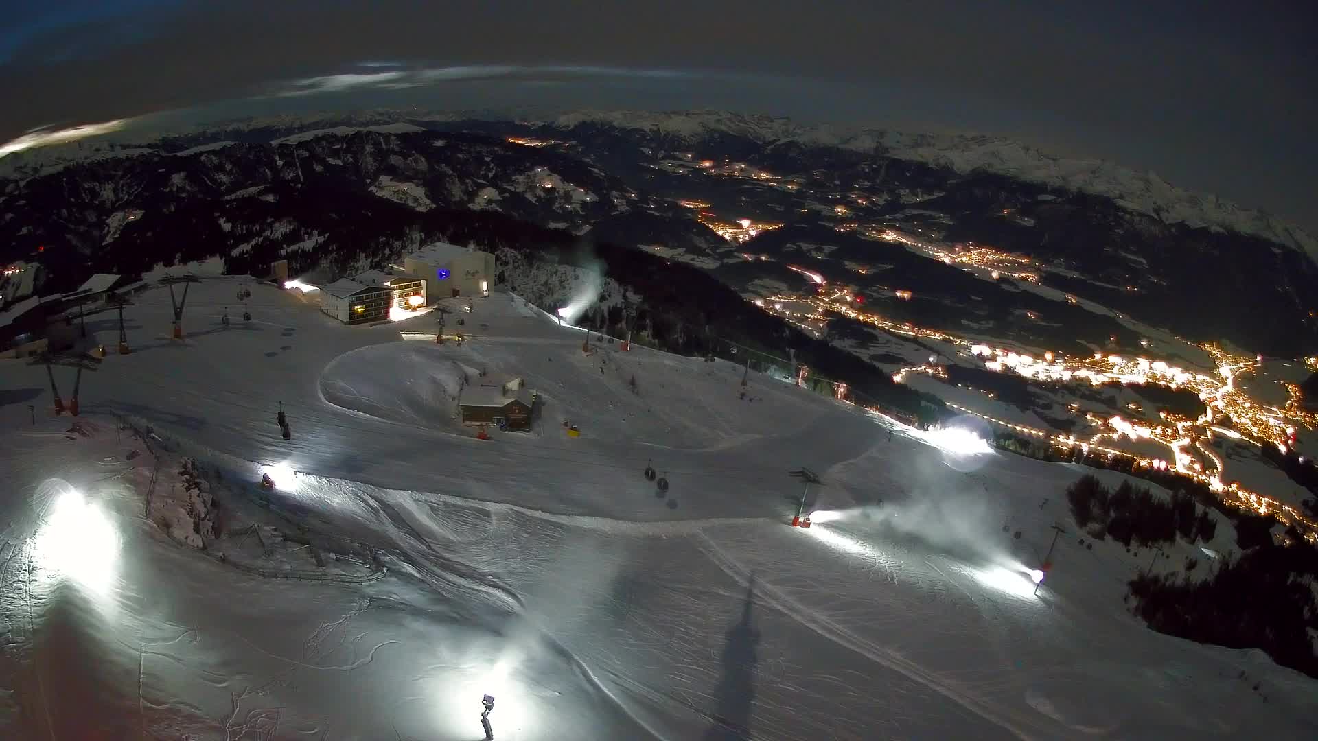 Cima estación de esquí Kronplatz | vista hacia Brunico