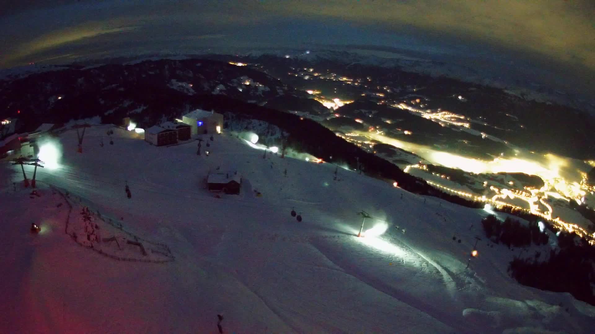 Cima estación de esquí Kronplatz | vista hacia Brunico