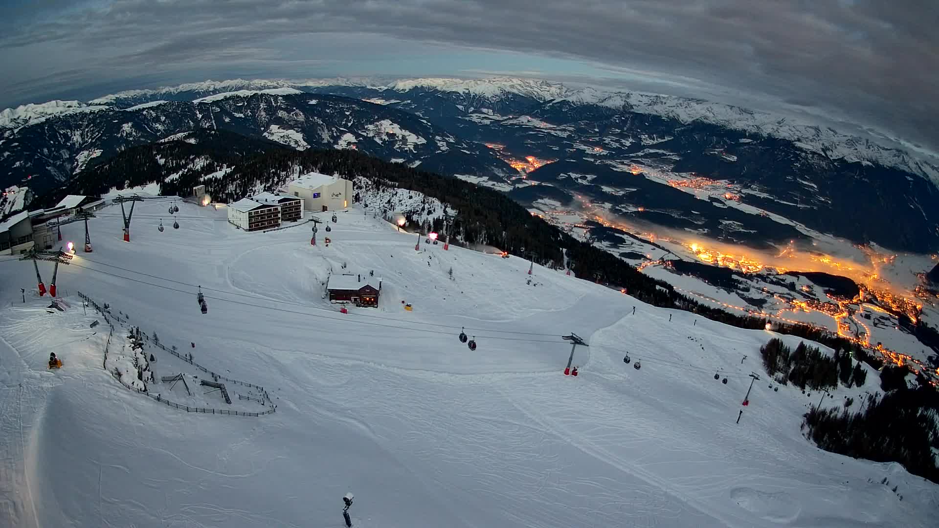 Stazione sciistica di Plan de Corones | vista su Brunico