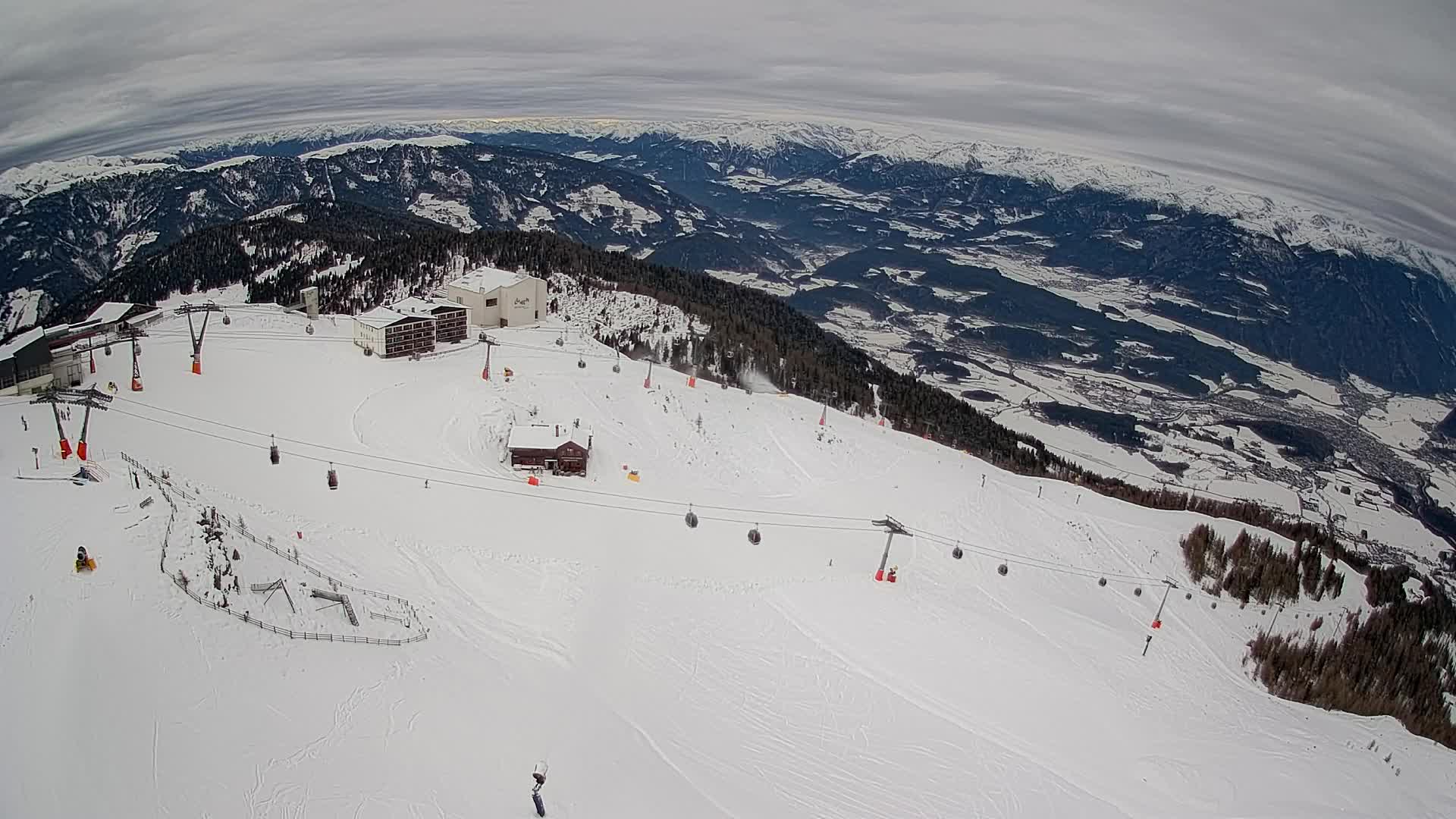 Skigebiet Kronplatz Gipfel | Blick auf Bruneck